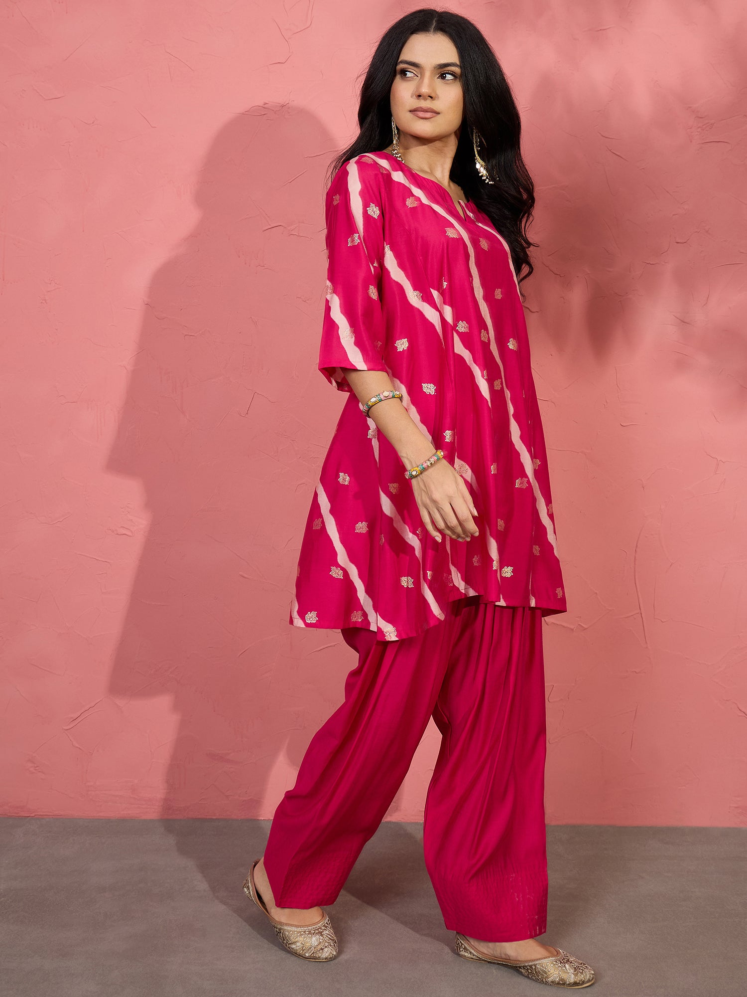 Fuchsia Lehariya Foil Kurta Salwar Set (To be dispatched in 7 -10 days)