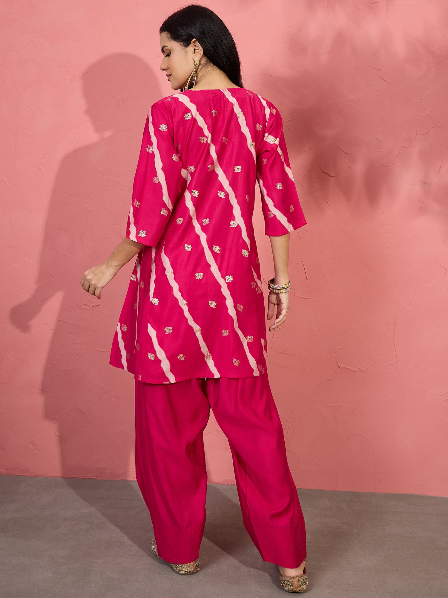 Fuchsia Lehariya Foil Kurta Salwar Set (To be dispatched in 7 -10 days)