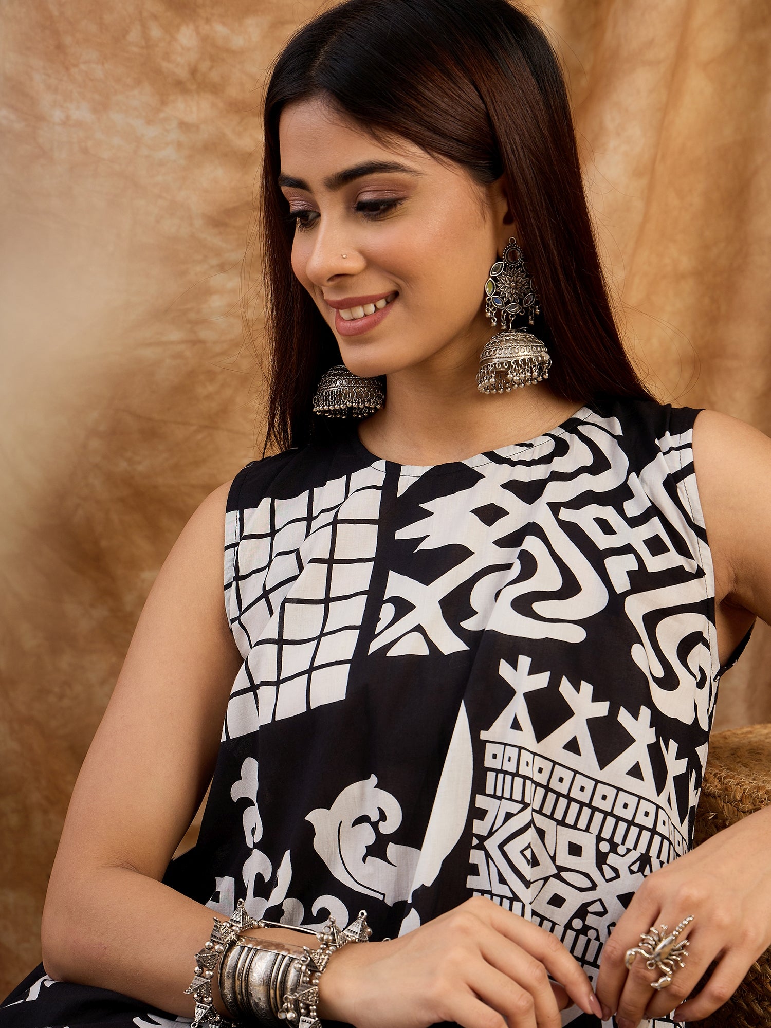 Black White Print R Neck Kurta Set