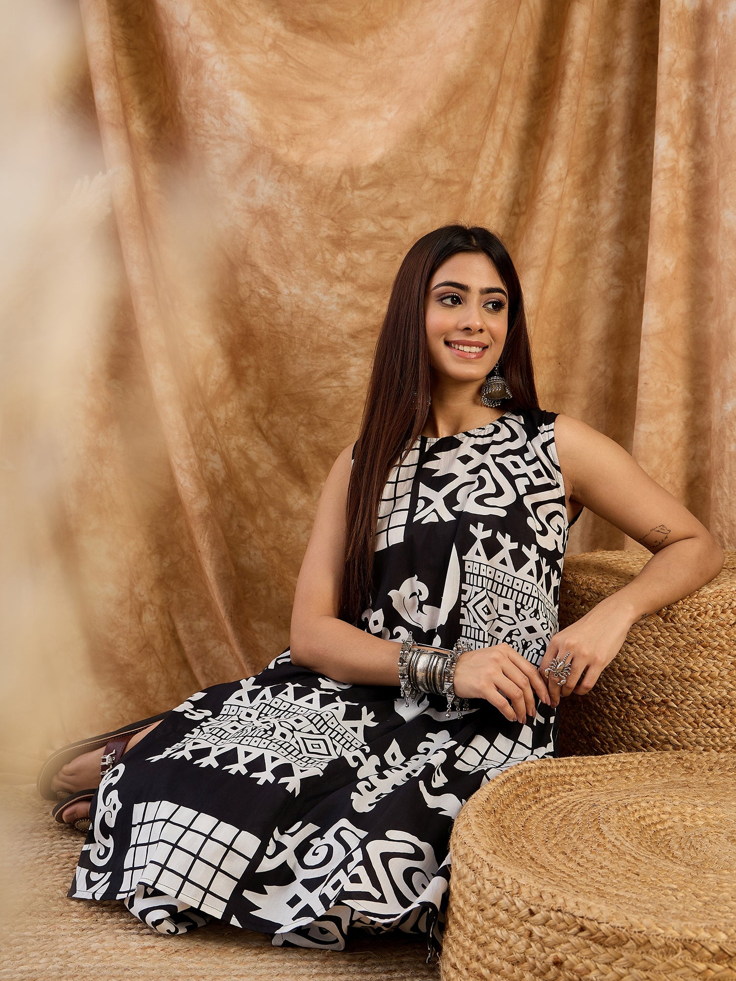 Black White Print R Neck Kurta Set