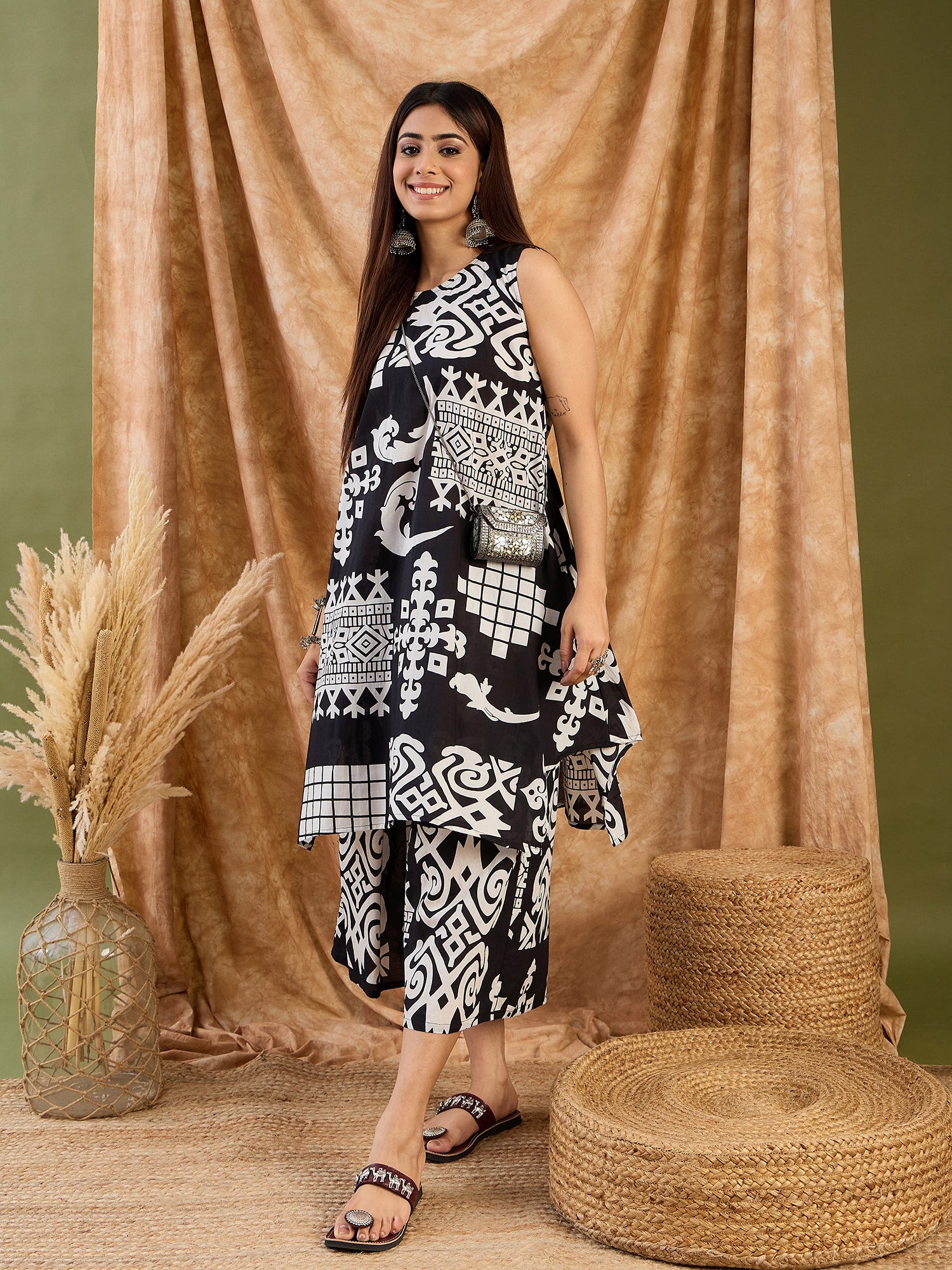 Black White Print R Neck Kurta Set