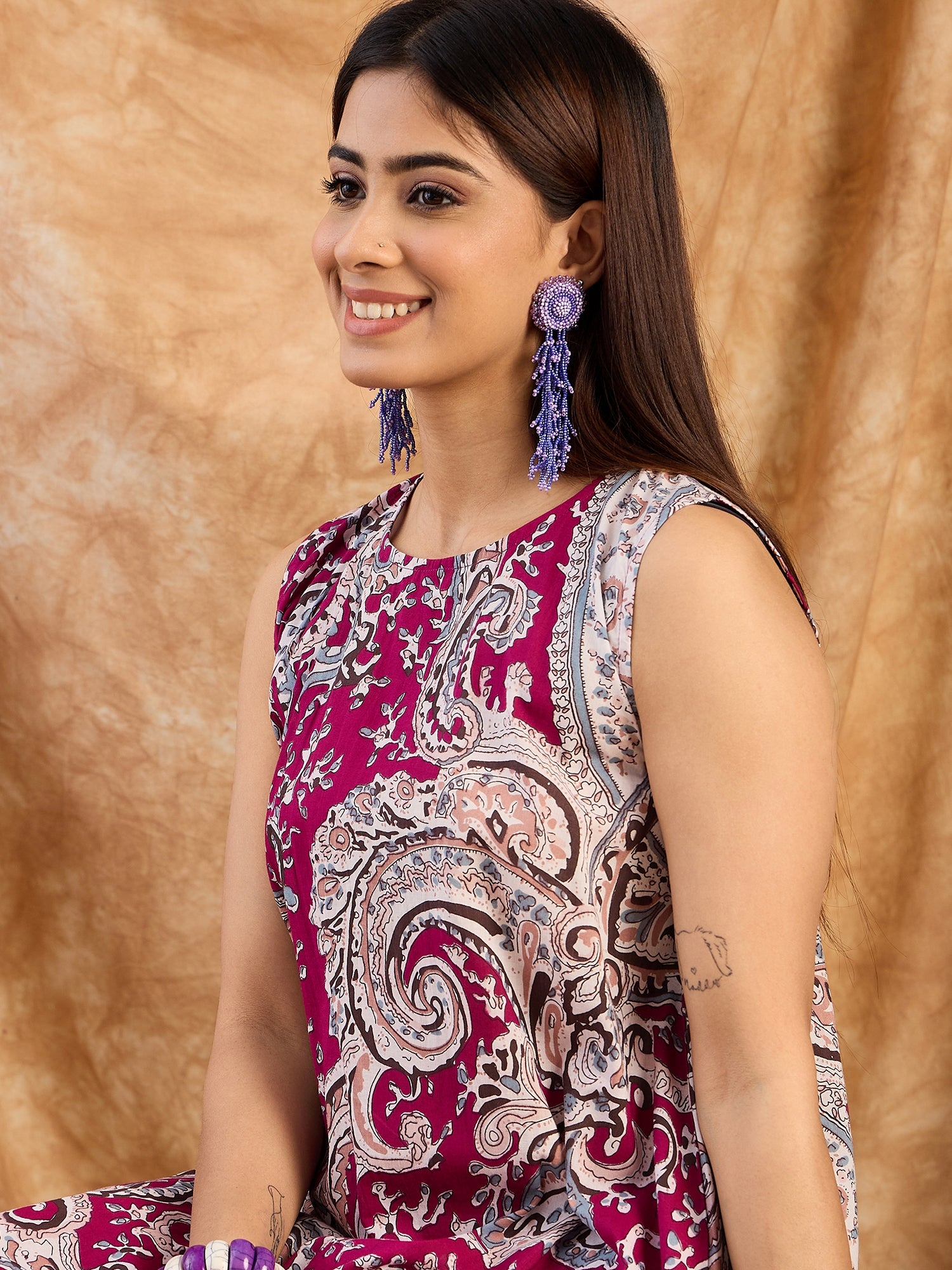 Wine Brown Paisley R Neck Kurta Set