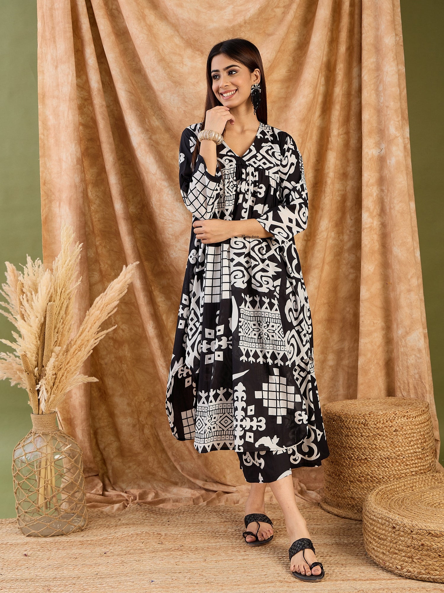 Black White Print V Neck Kurta Set