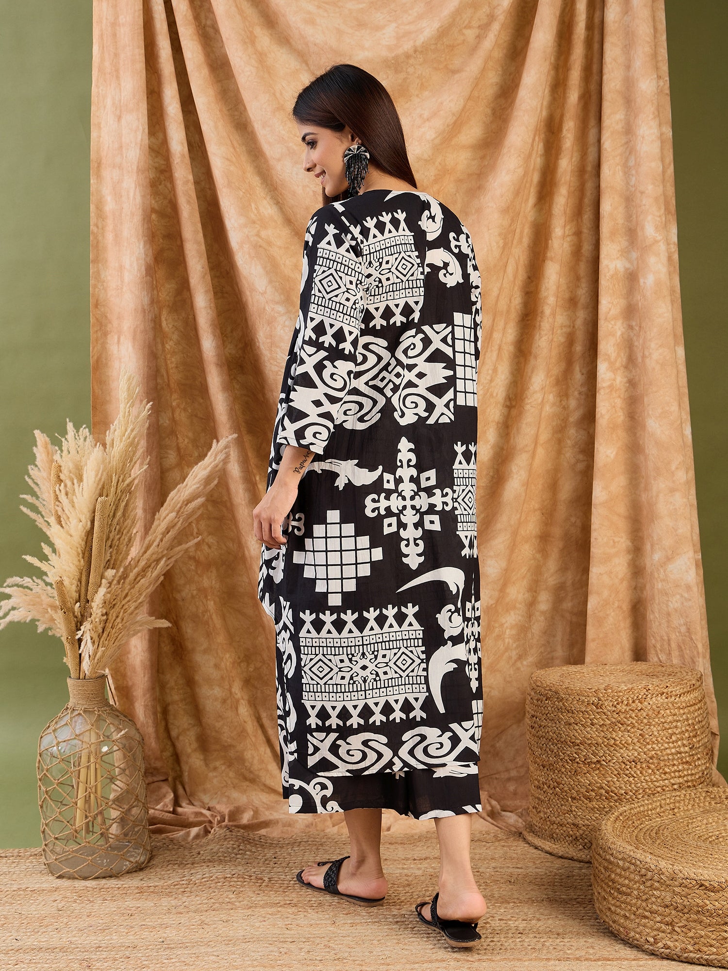 Black White Print V Neck Kurta Set