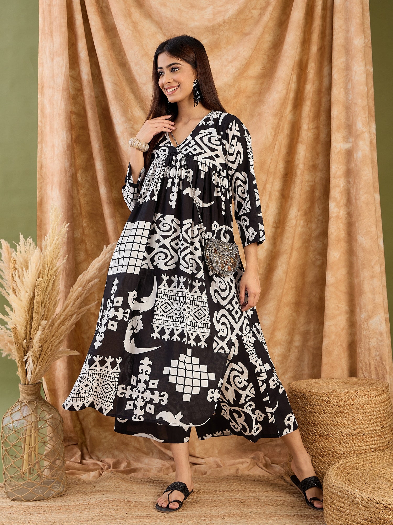 Black White Print V Neck Kurta Set