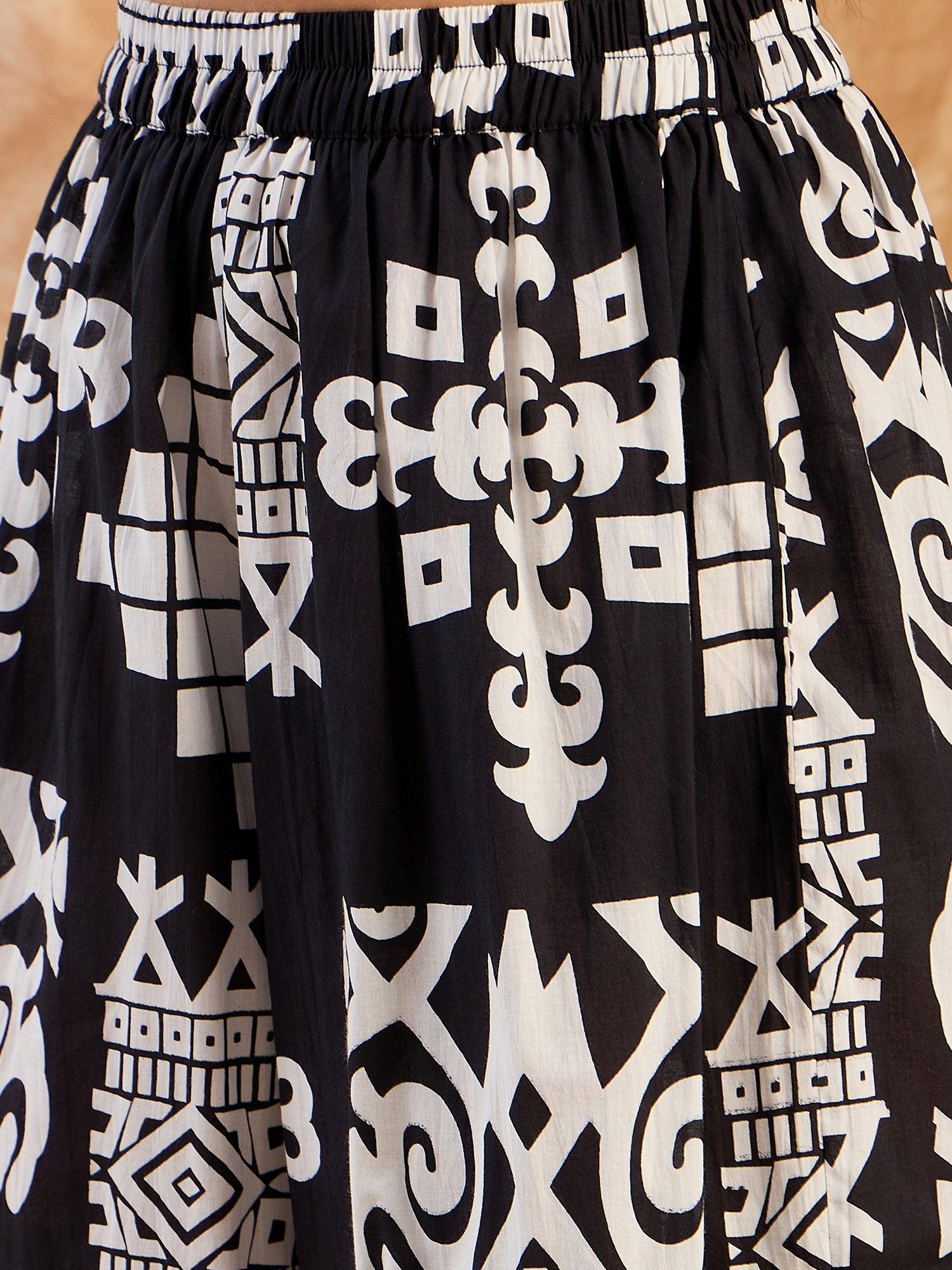 Black White Print V Neck Kurta Set