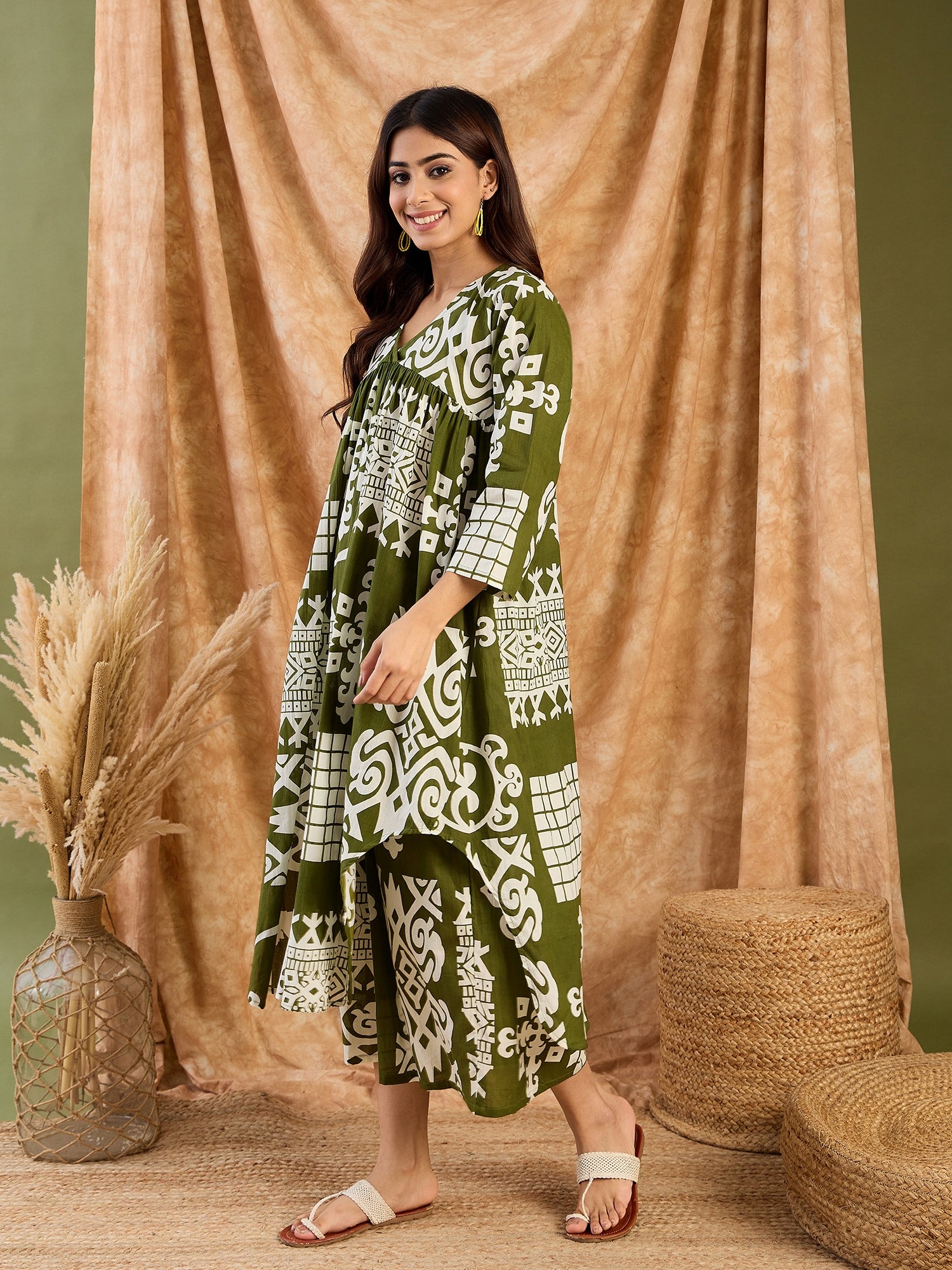 Olive White V Neck Neck Kurta Set