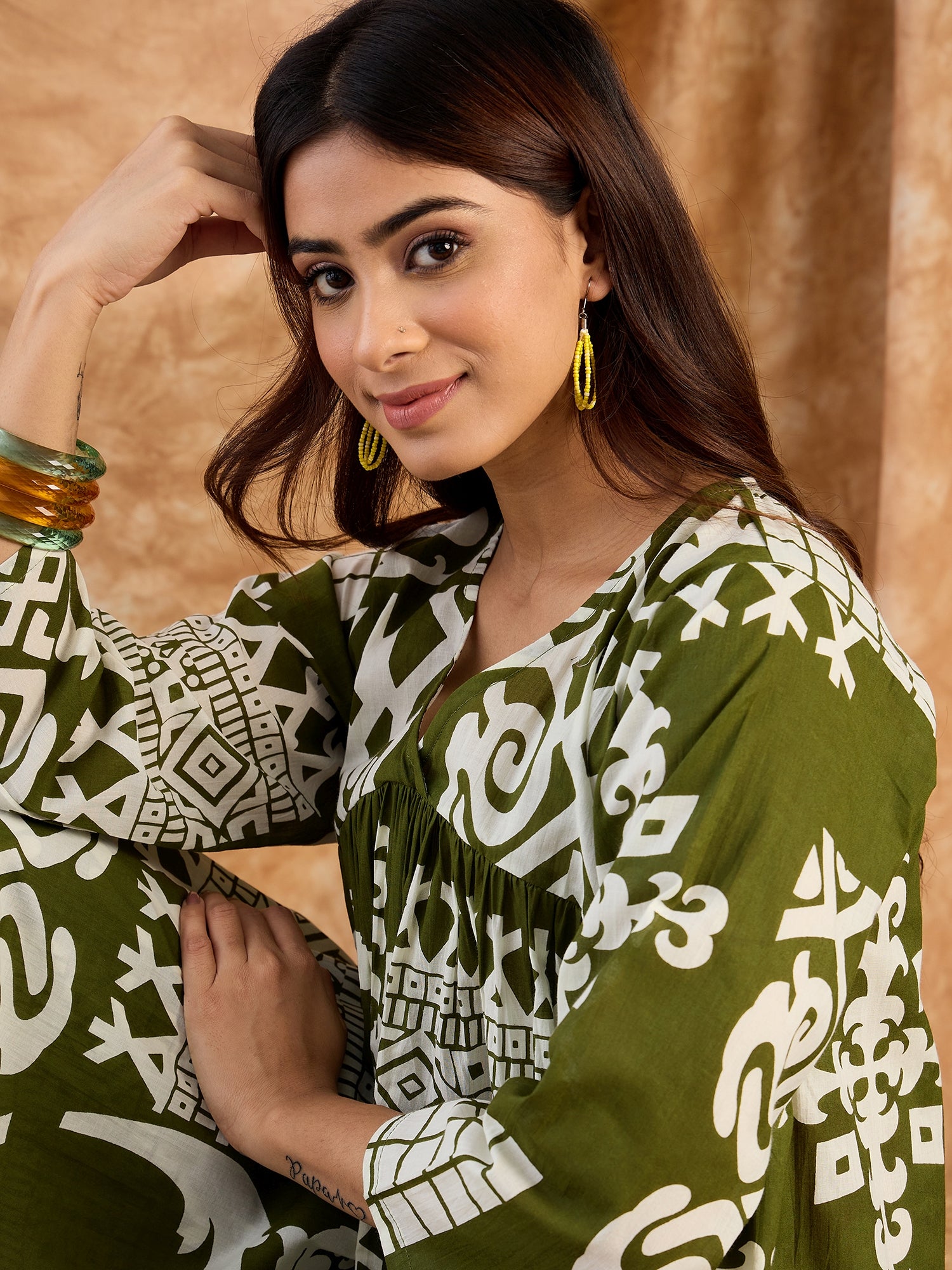 Olive White V Neck Neck Kurta Set