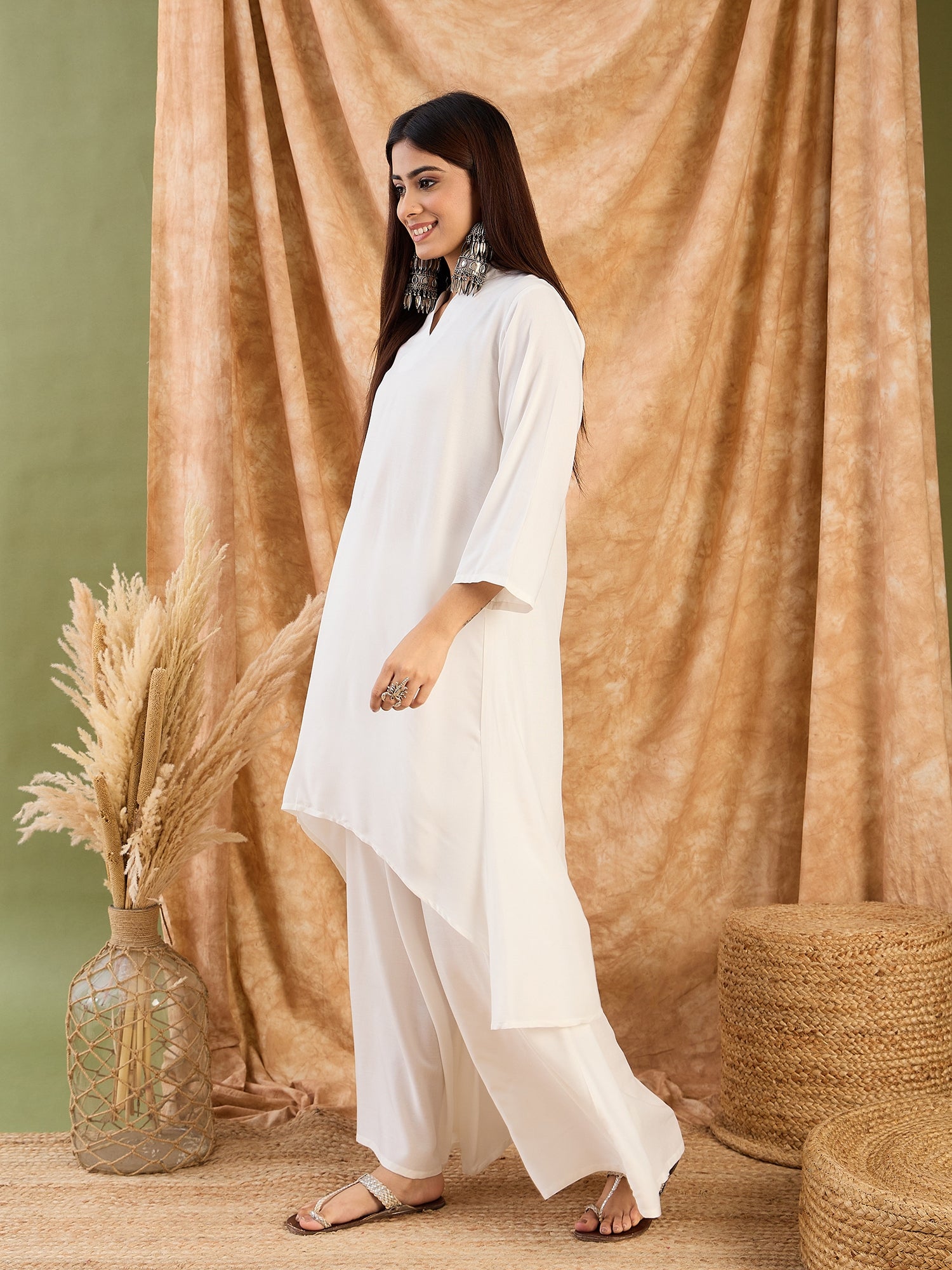 WHITE MANDERIAN NECK KURTA SET