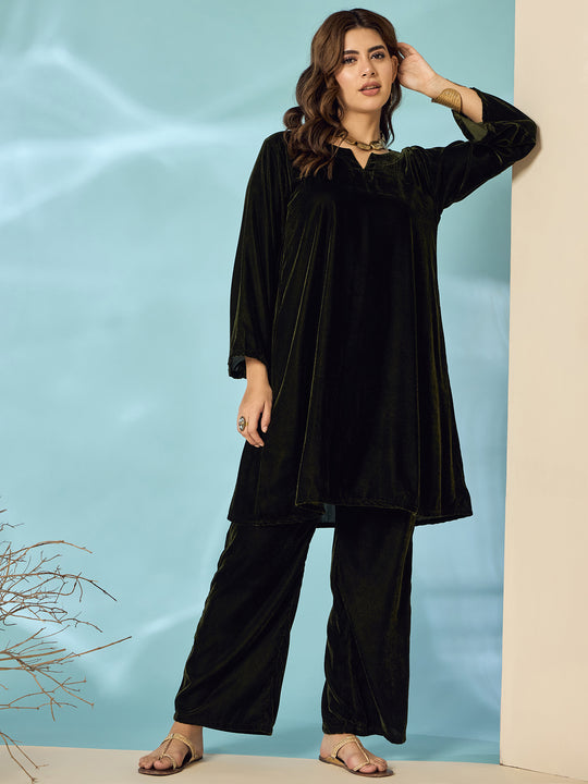 Mehandi Green Velvet Long Sleeve Kurta Set