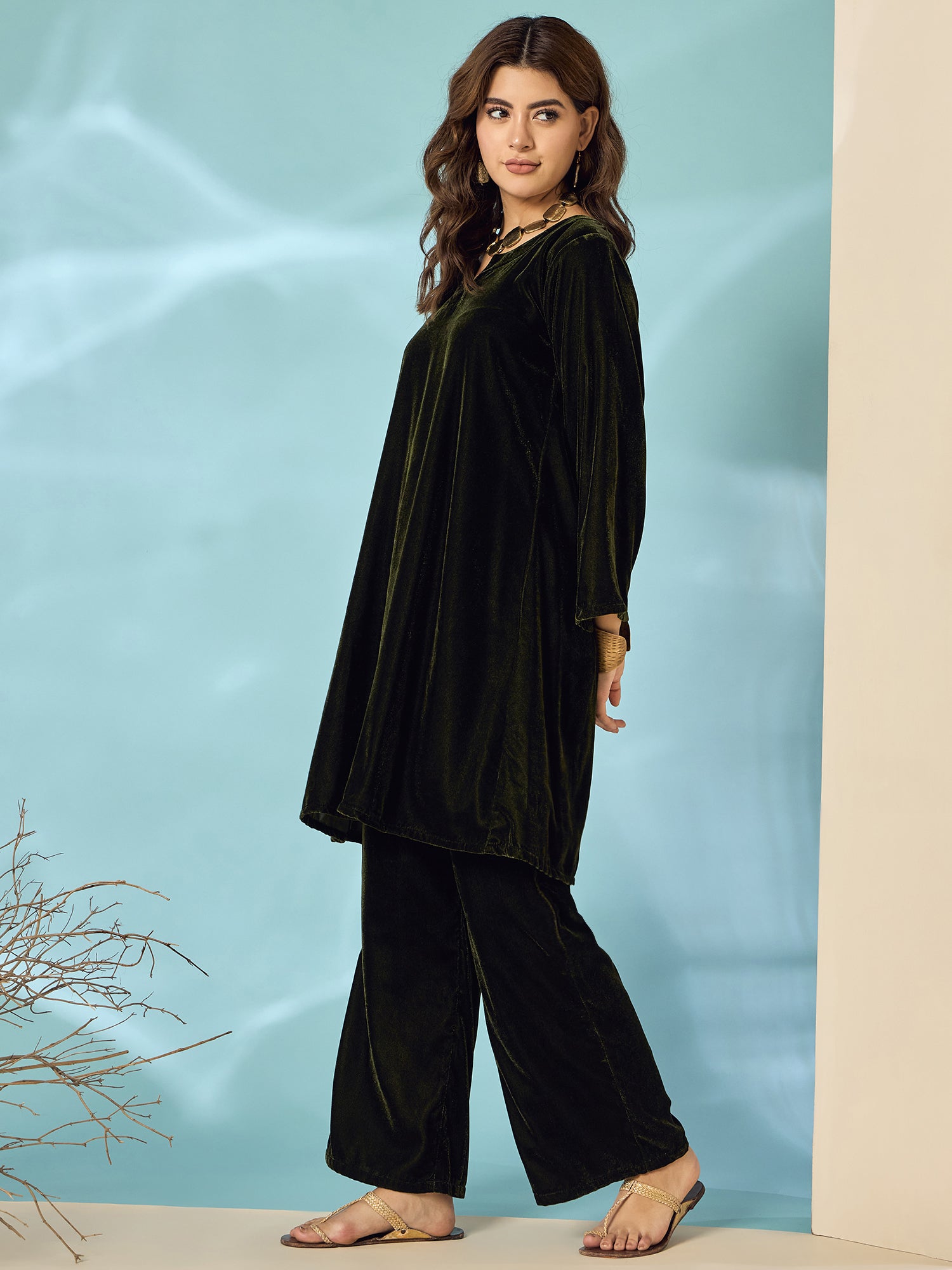 Mehandi Green Velvet Long Sleeve Kurta Set