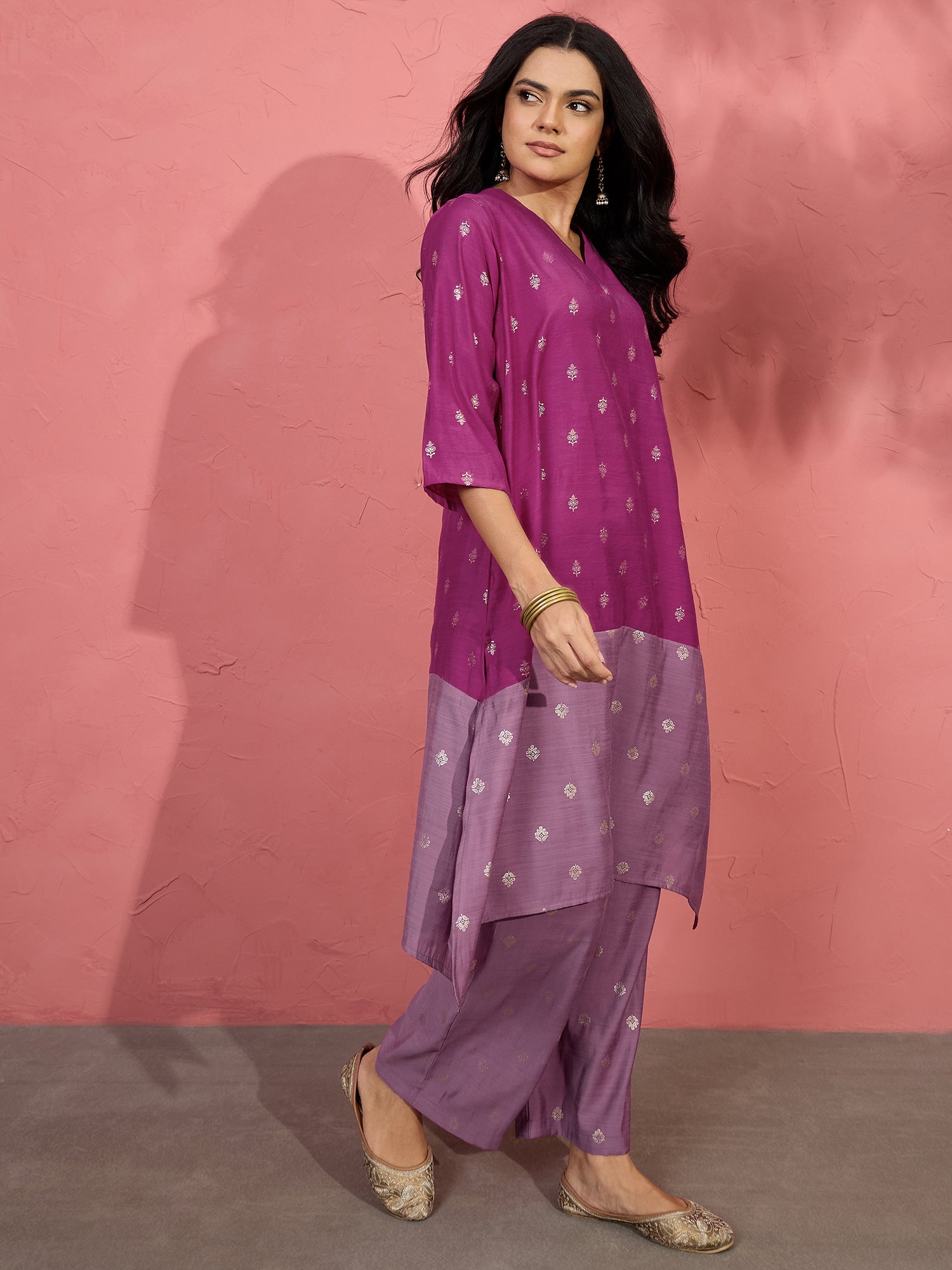 Magenta & Mauve Foil V-Neck Kurta Set (To be dispatched in 7 -10 days)