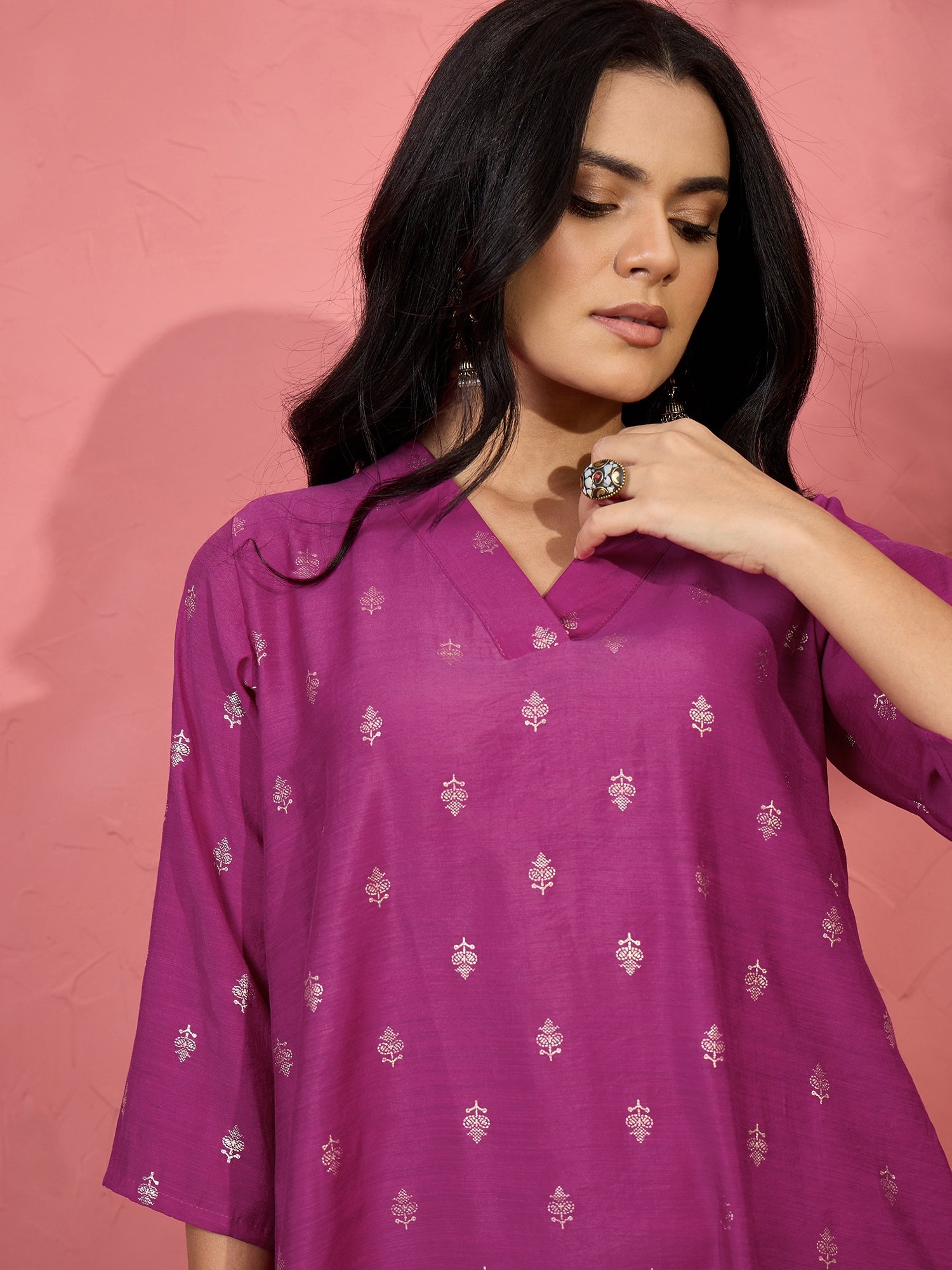Magenta & Mauve Foil V-Neck Kurta Set (To be dispatched in 7 -10 days)