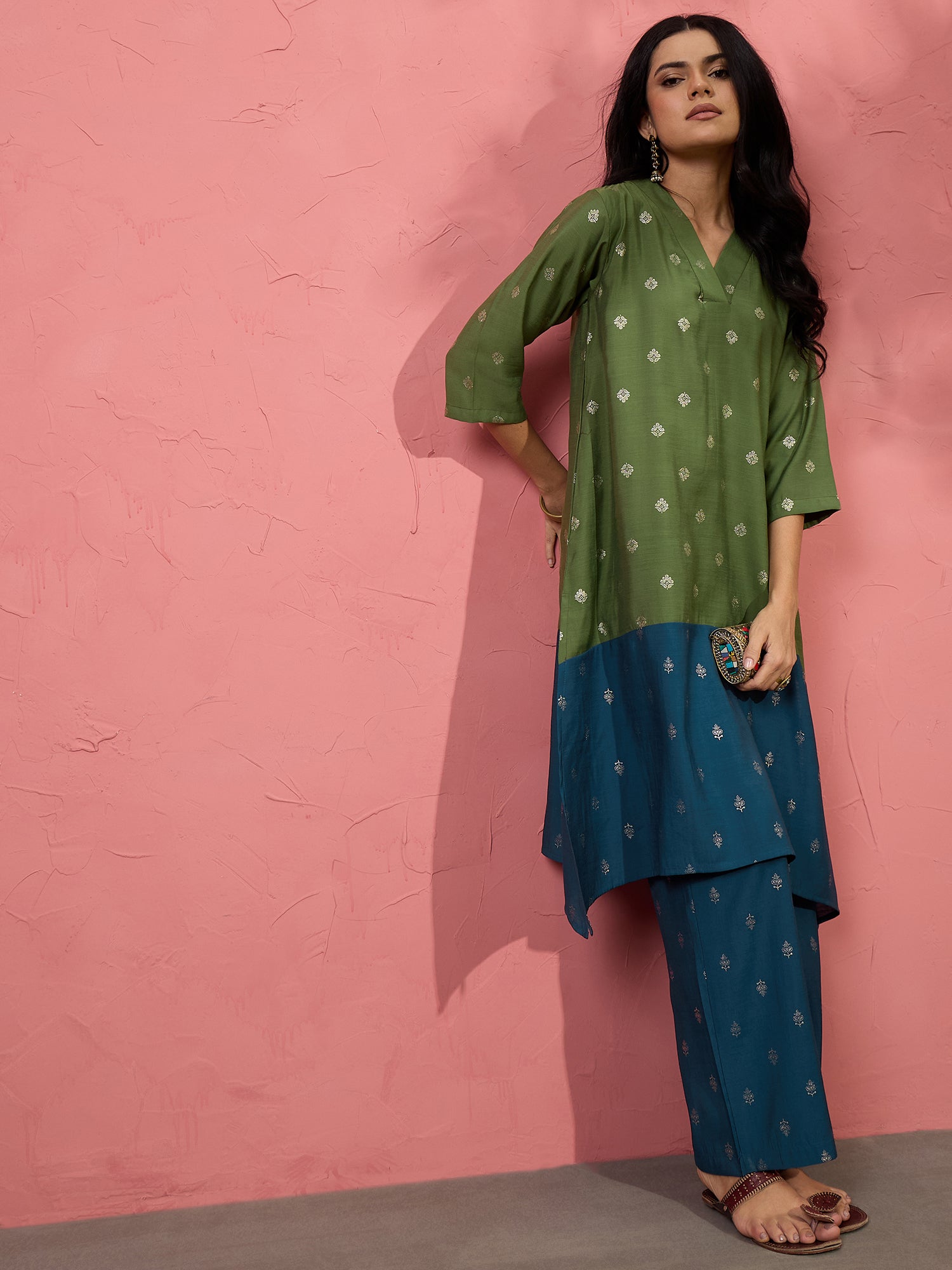 Green & Blue Foil V-Neck Kurta Set (To be dispatched in 7 -10 days)