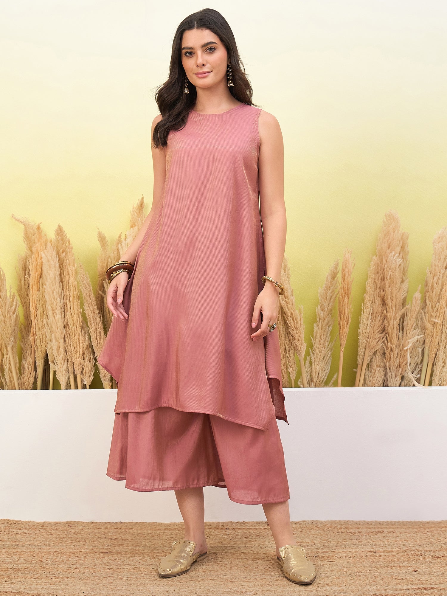 Coral Roundk Neck Kurta Short Palazzo Set (To be dispatched in 7 -10 days)