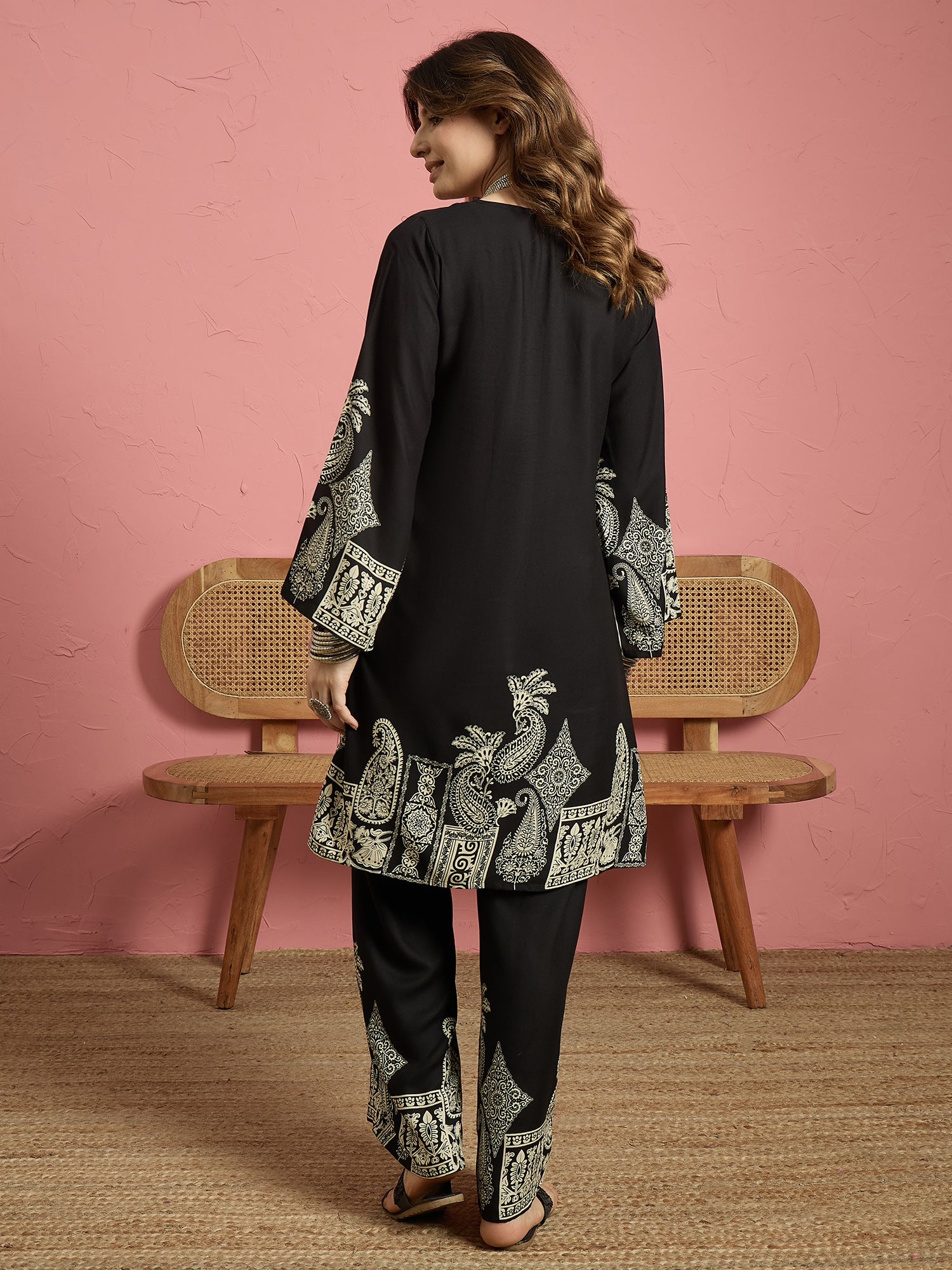 Black Solid Border Long Sleeve Kurta Set (To be dispatched in 7 -10 days)