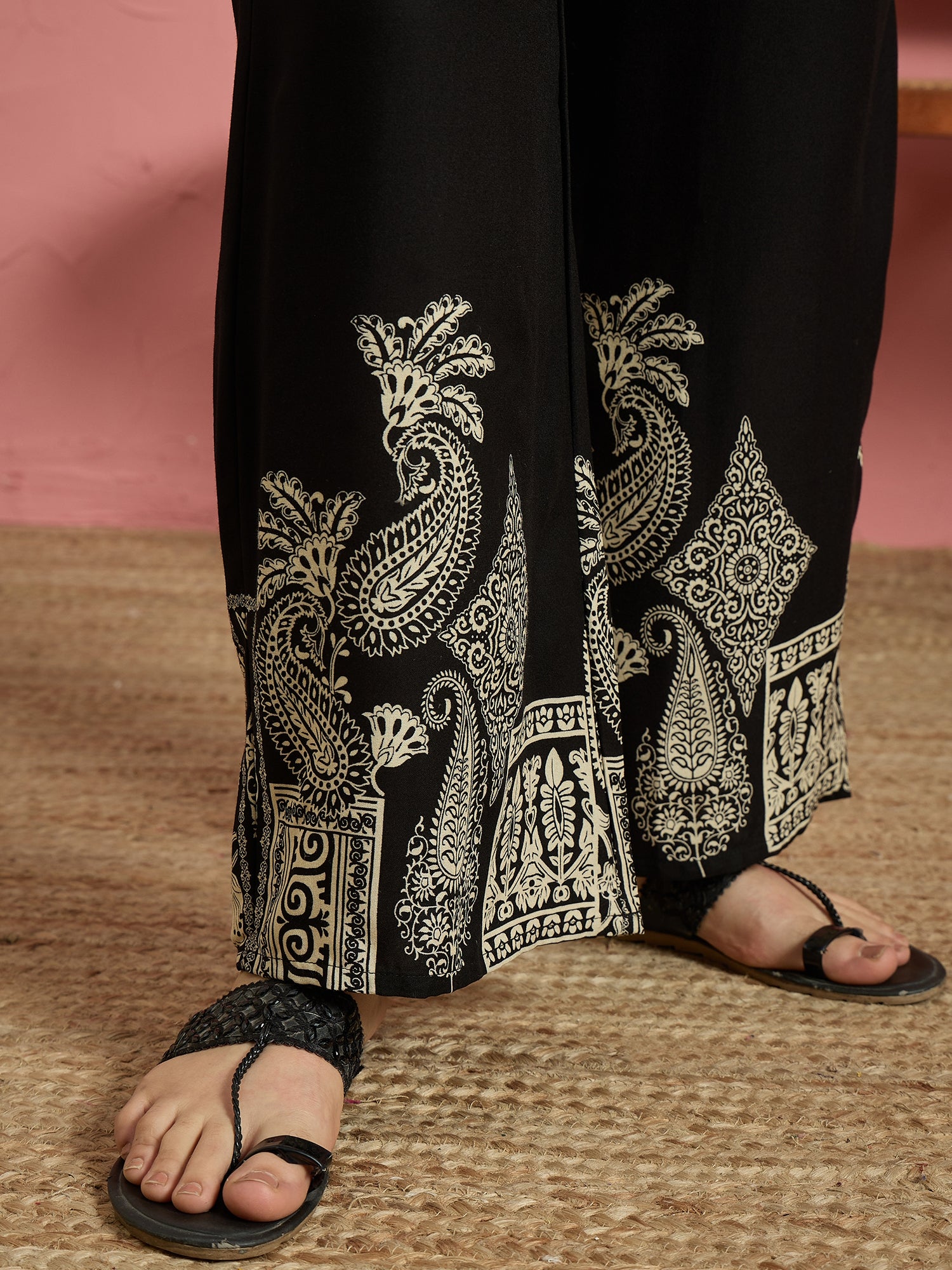 Black Solid Border Long Sleeve Kurta Set (To be dispatched in 7 -10 days)