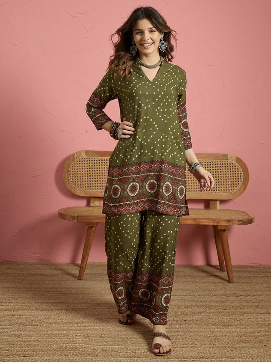 Green Dot Print Border Coord Set (To be dispatched in 7 -10 days)