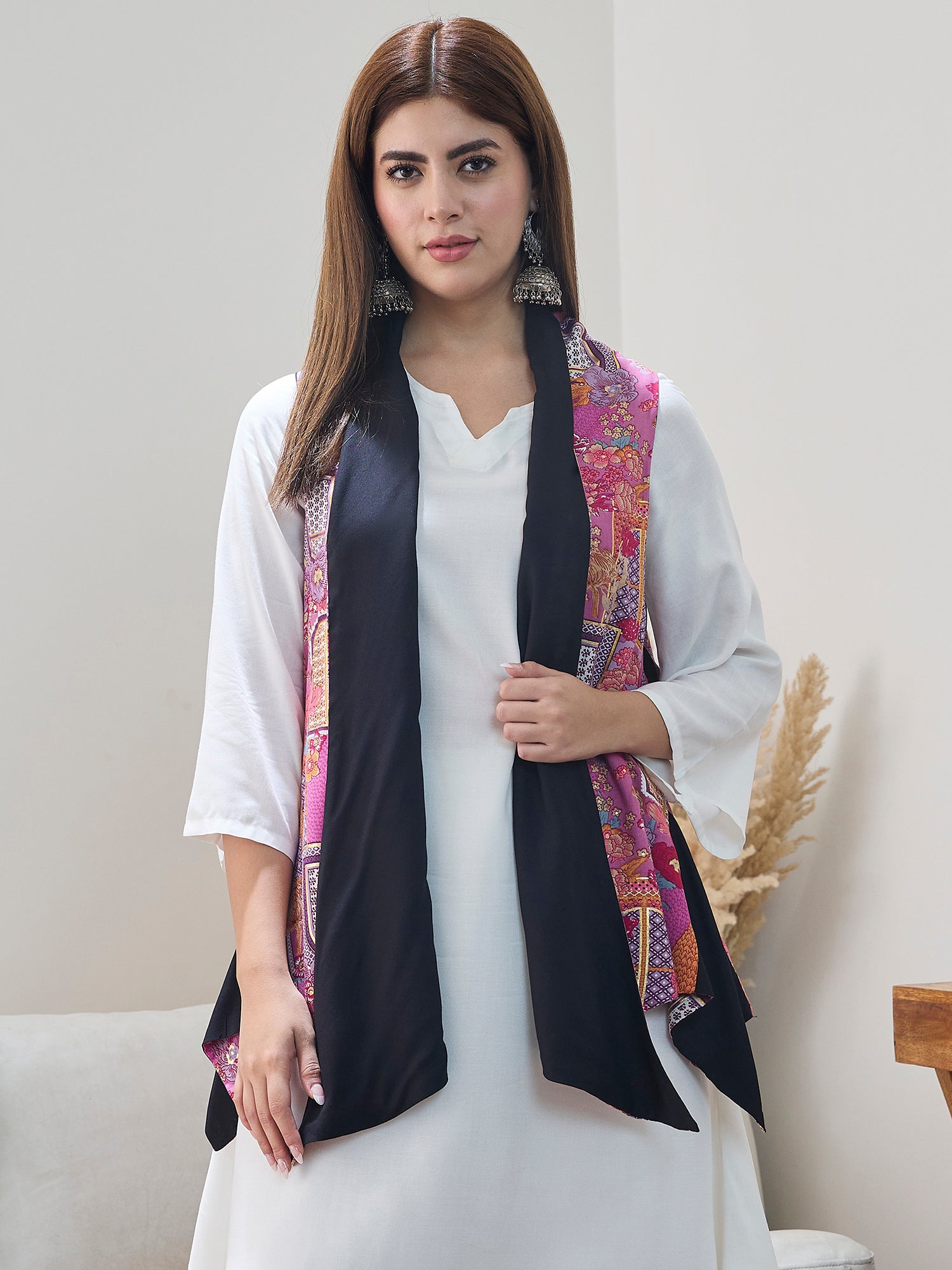 Dull Pink Window Black Reversible Shrug