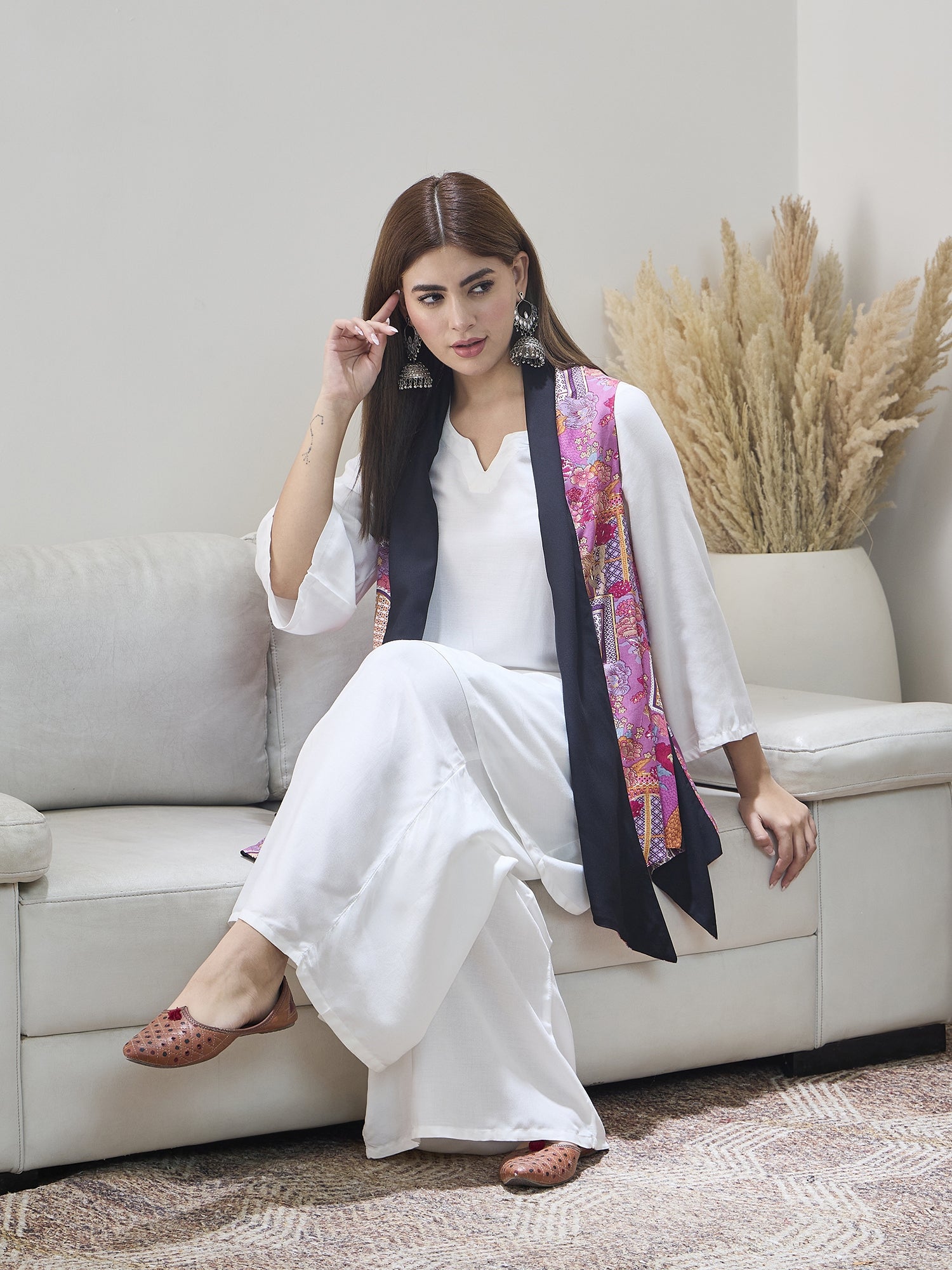 Dull Pink Window Black Reversible Shrug