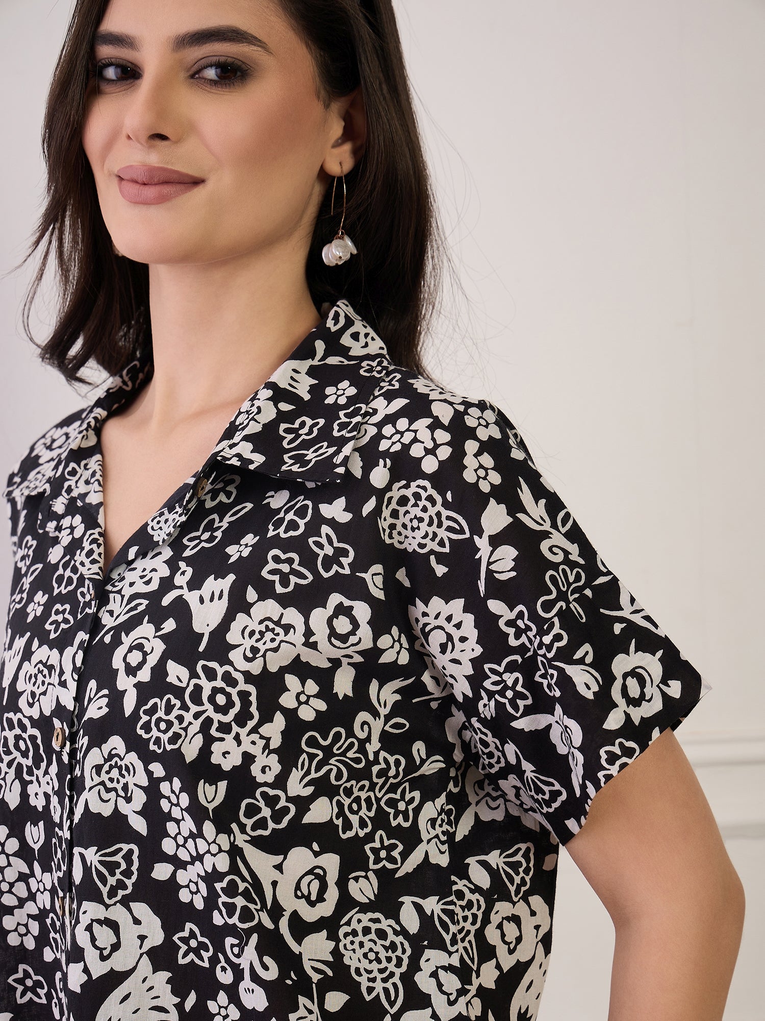 Black White Floral Button Collar Shirt