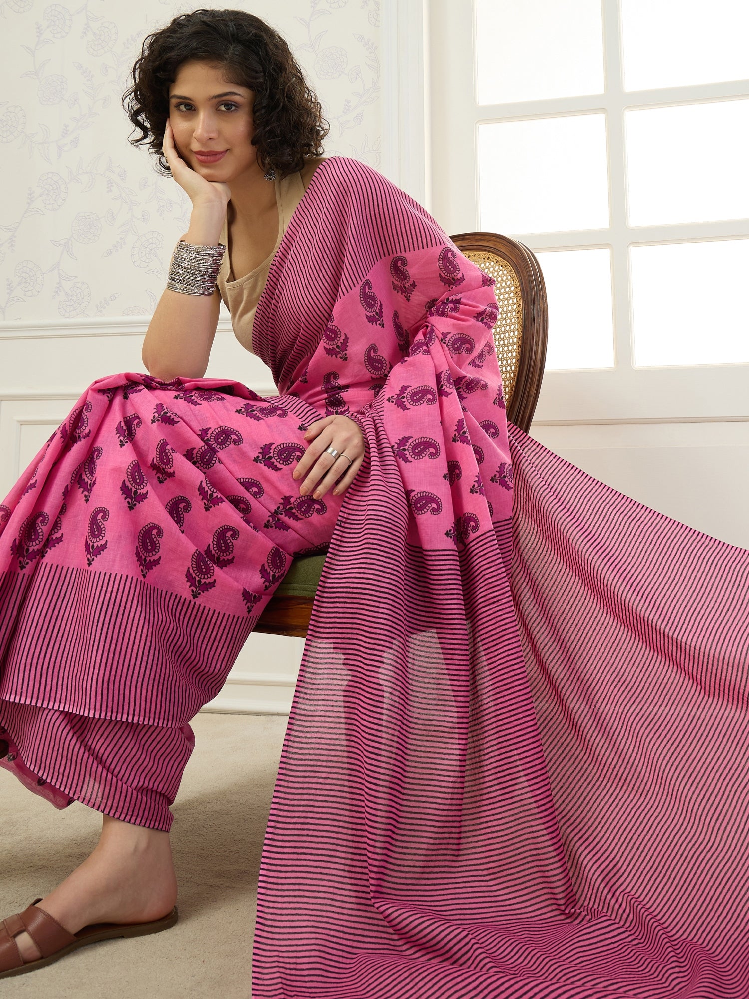 Pink Paisley Motif Saree