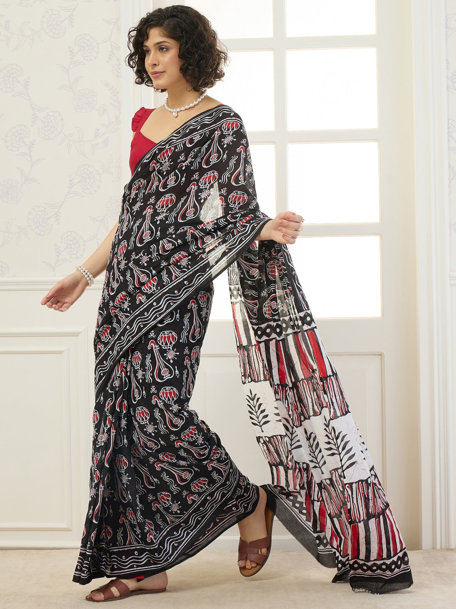 Black Musical Instruments Saree