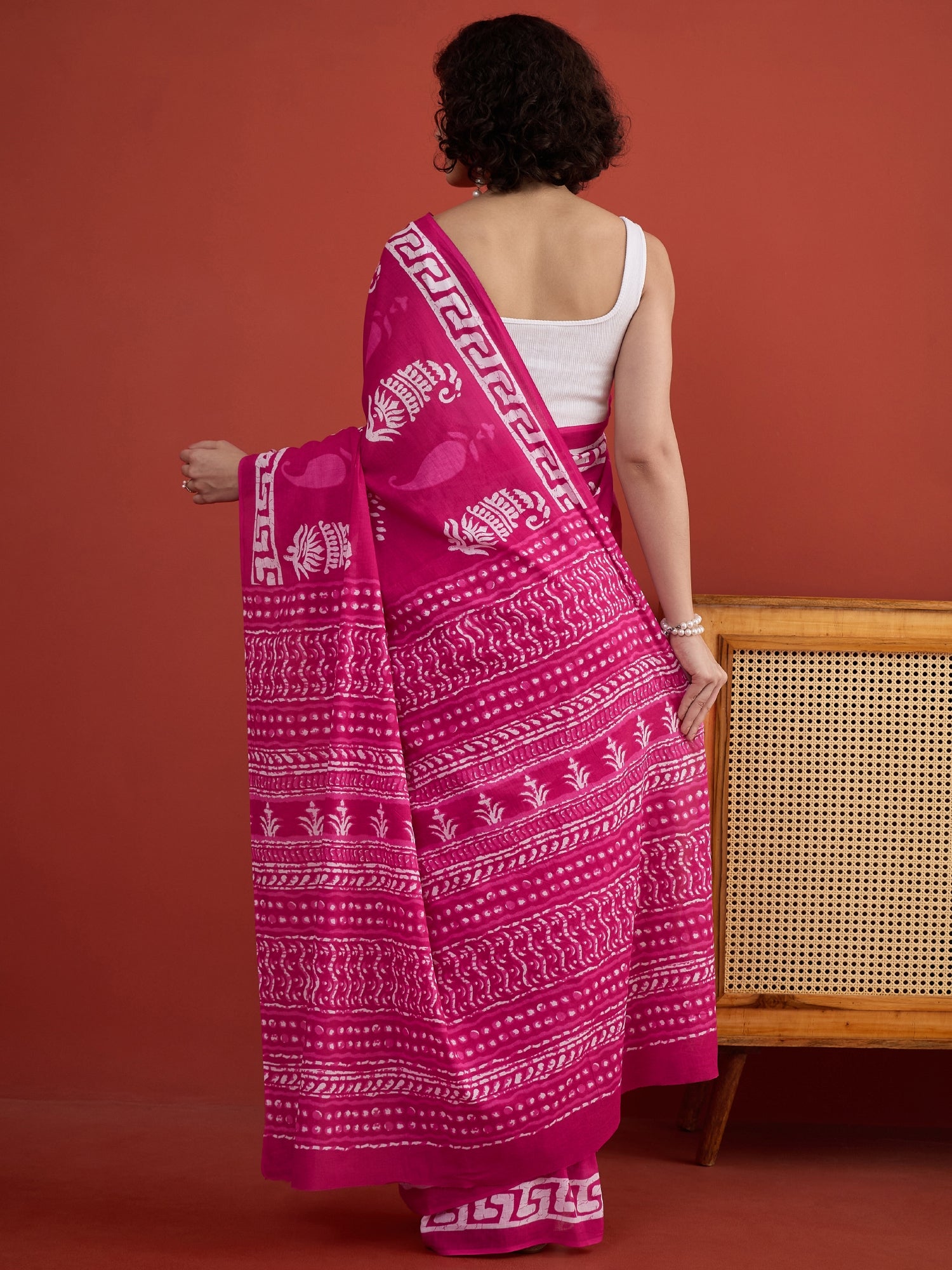 Pink Paisley Motif Saree
