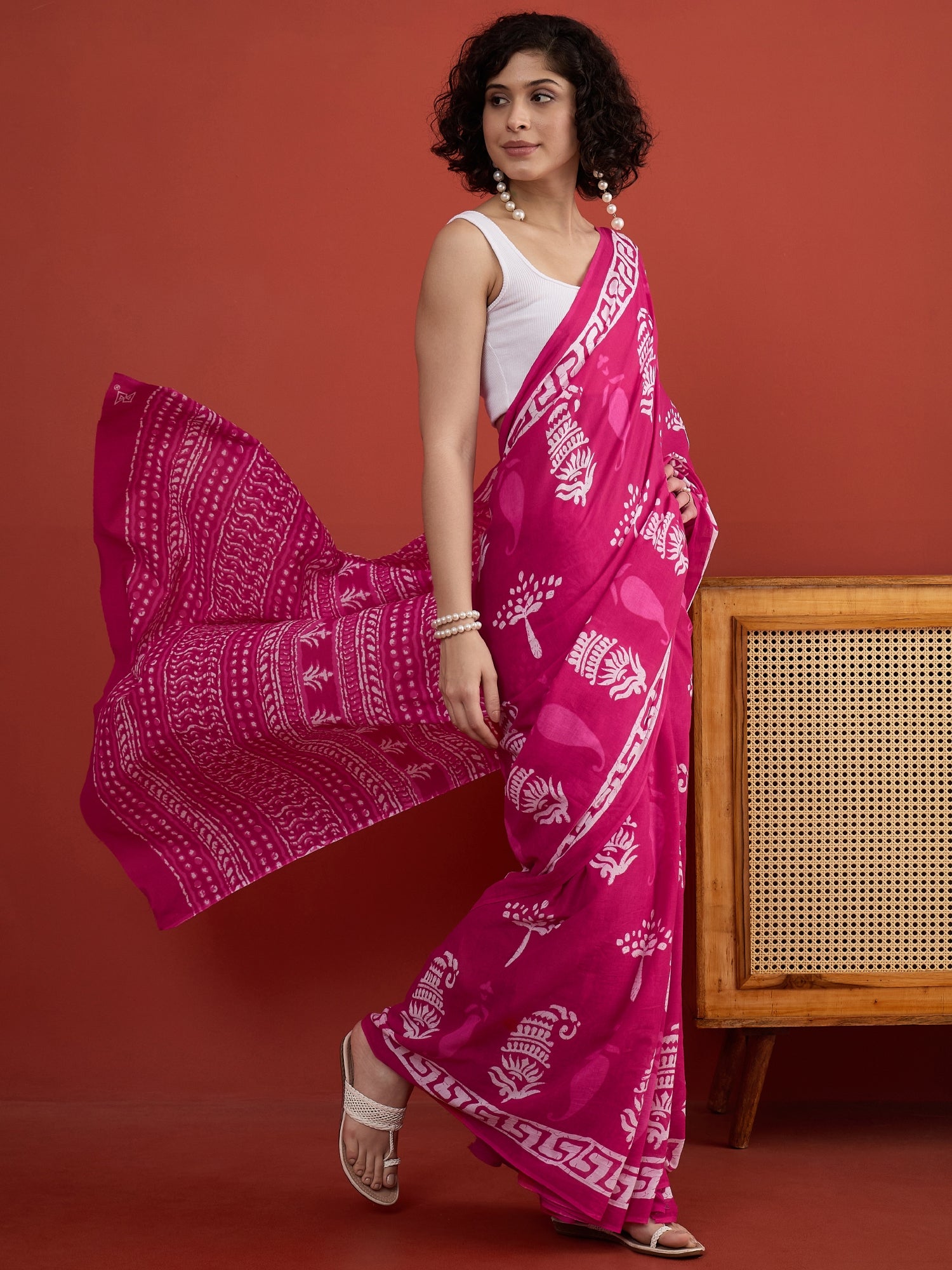 Pink Paisley Motif Saree