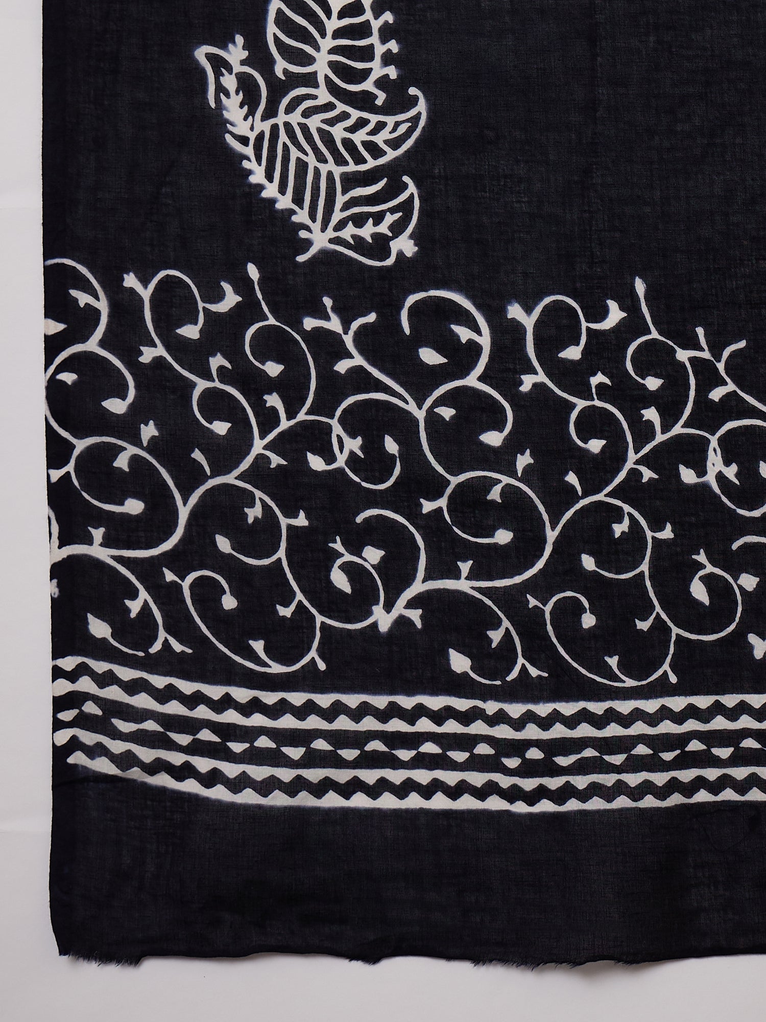 Black Rosette Print Saree