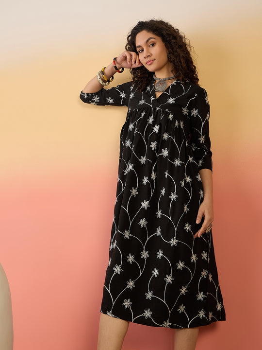 Black White Embroidery Flared Dress