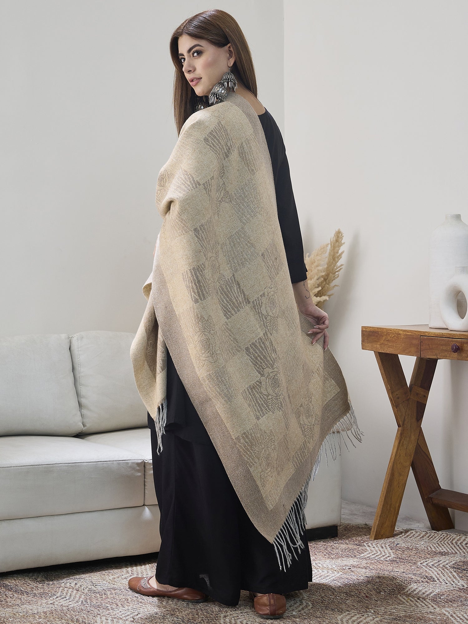 Beige Thread Tassel Shawl