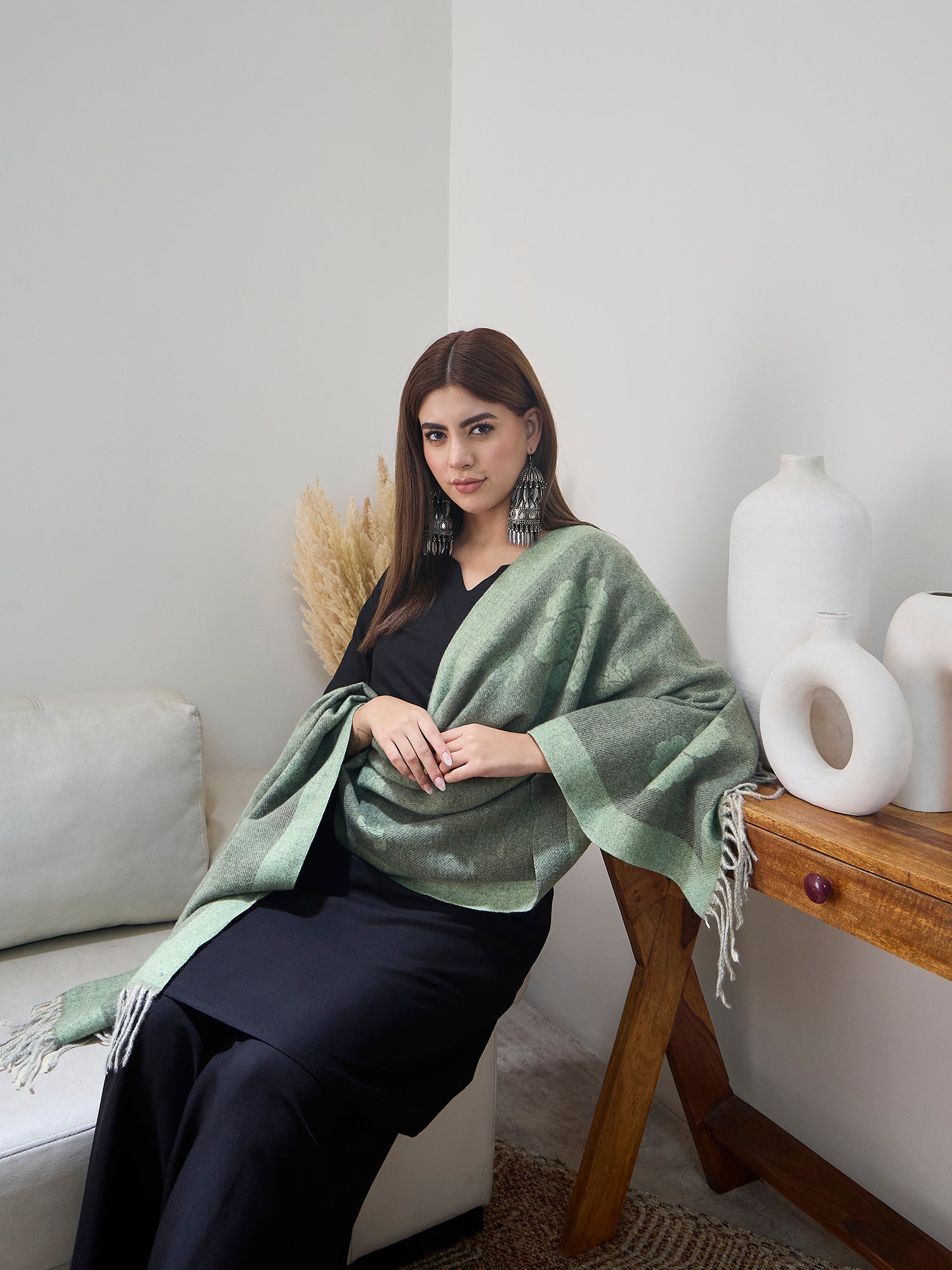 PISTA GREEN THREAD TASSEL SHAWL