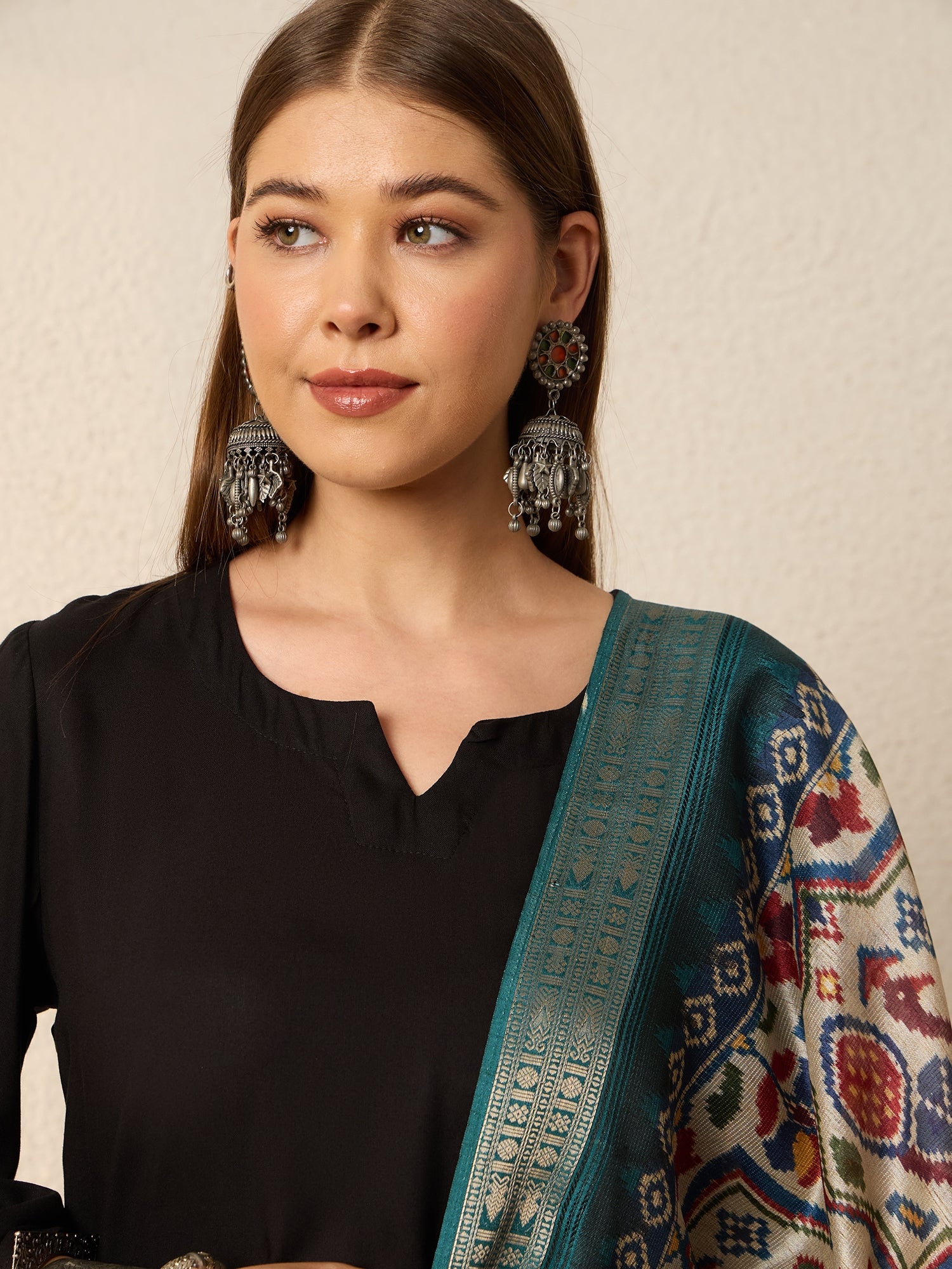 Black Kurta Set Vibrant Peacock Dupatta