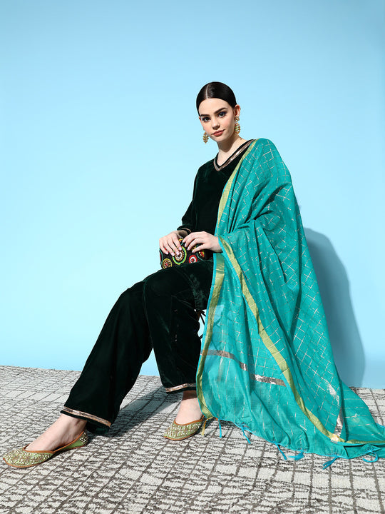 Green Velvet Kurta Set With Teal Gold Check Dupatta