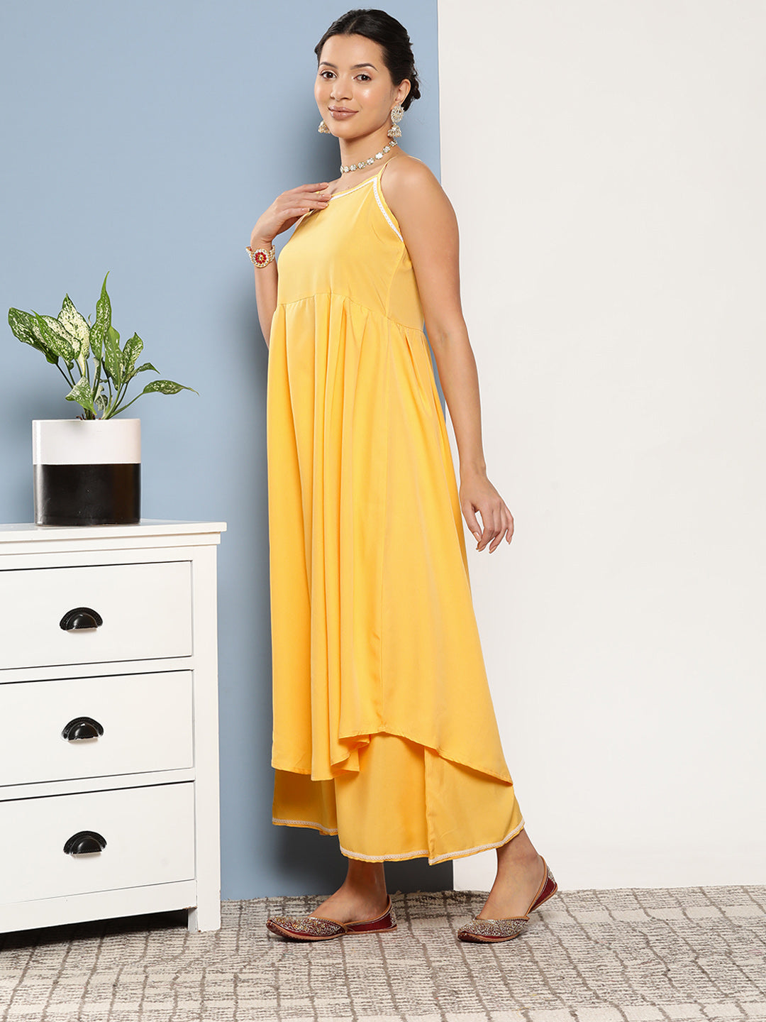 Cassatta Yellow Cr Strappy Set With Rose Print Dupatta