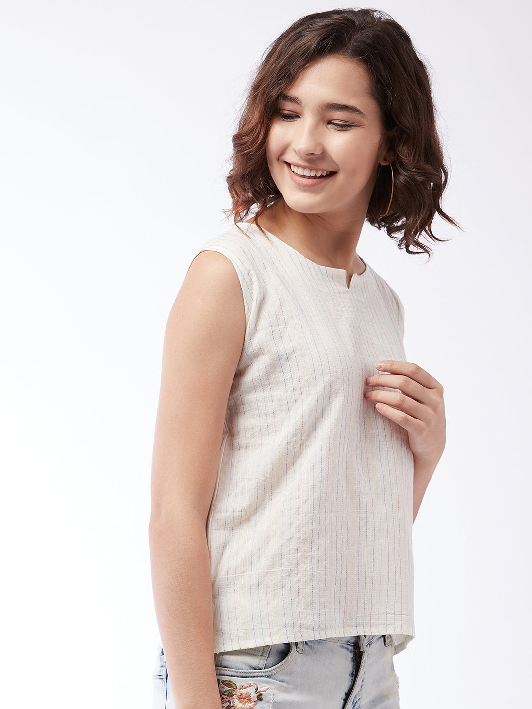 Off White Kantha Sleeveless Top For Teens