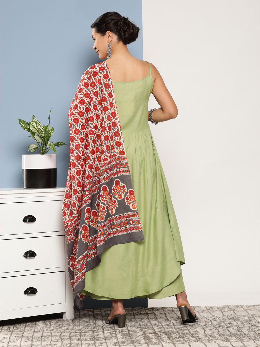 Light Green Ray Strappy Set With Orange Floral Cotton Dupatta