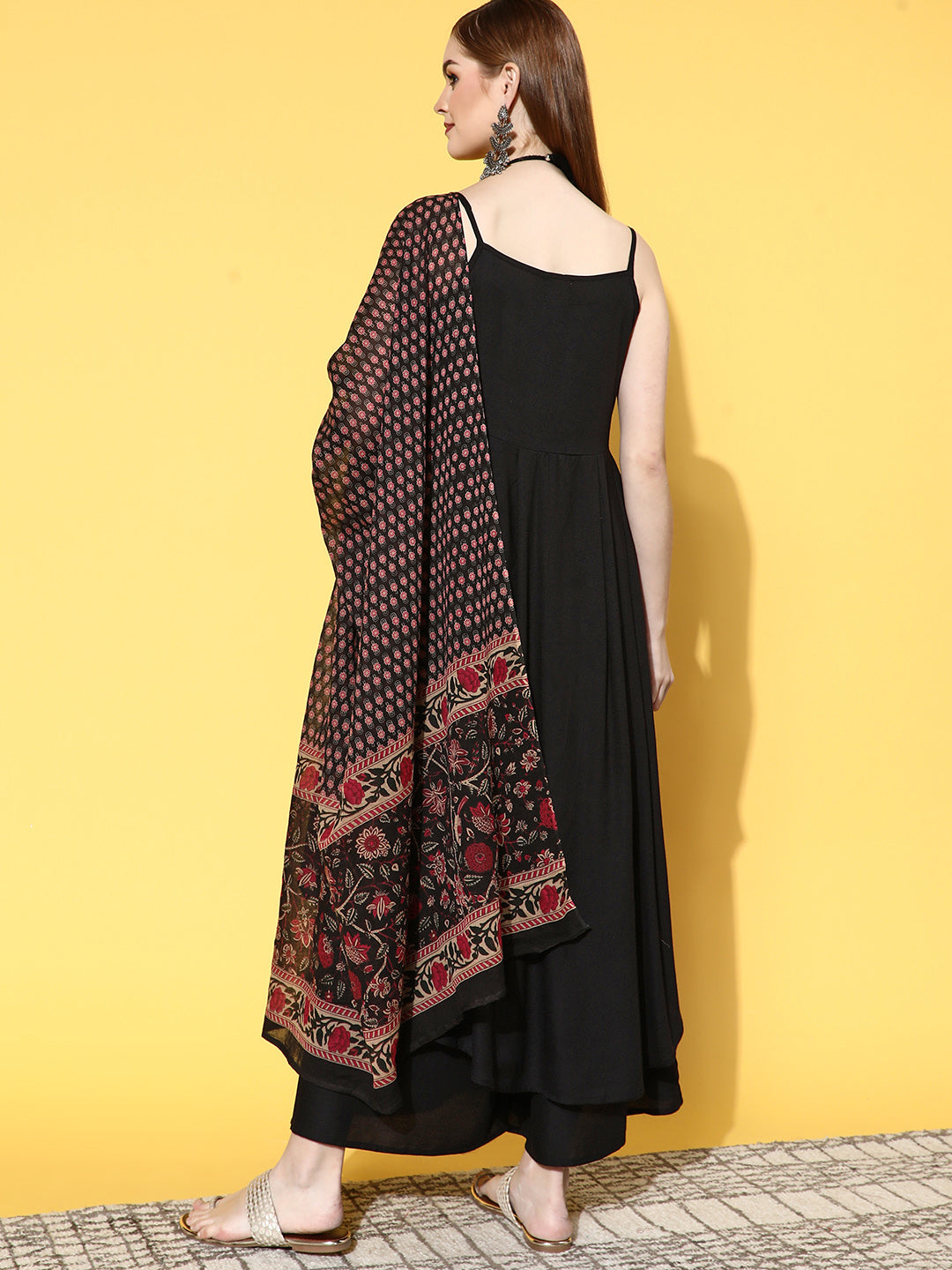Strappy Set With Black Pink Ethnic Print Cotton Dupatta