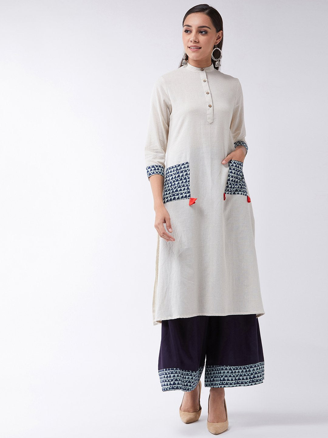 Off White Kurta With Patch Pockets