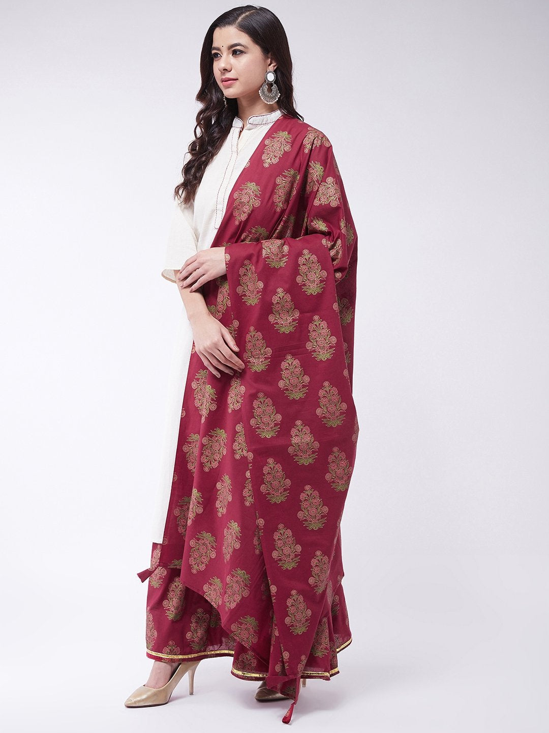 Off White Skirt Set With Dupatta