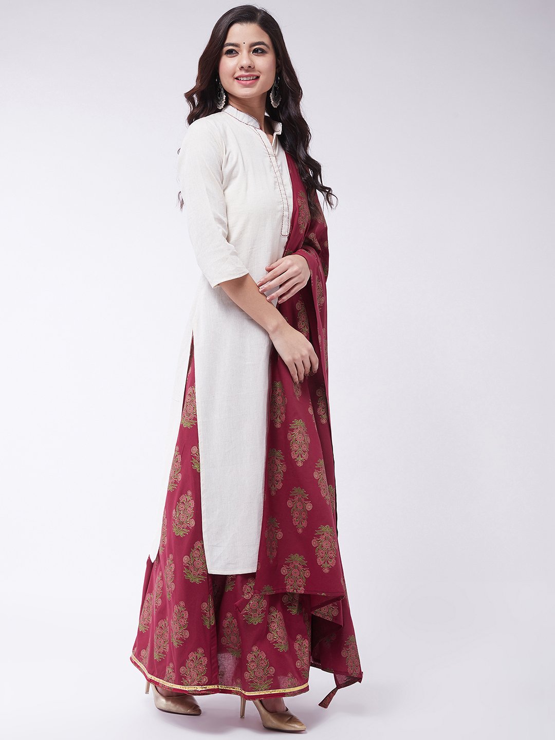 Off White Skirt Set With Dupatta