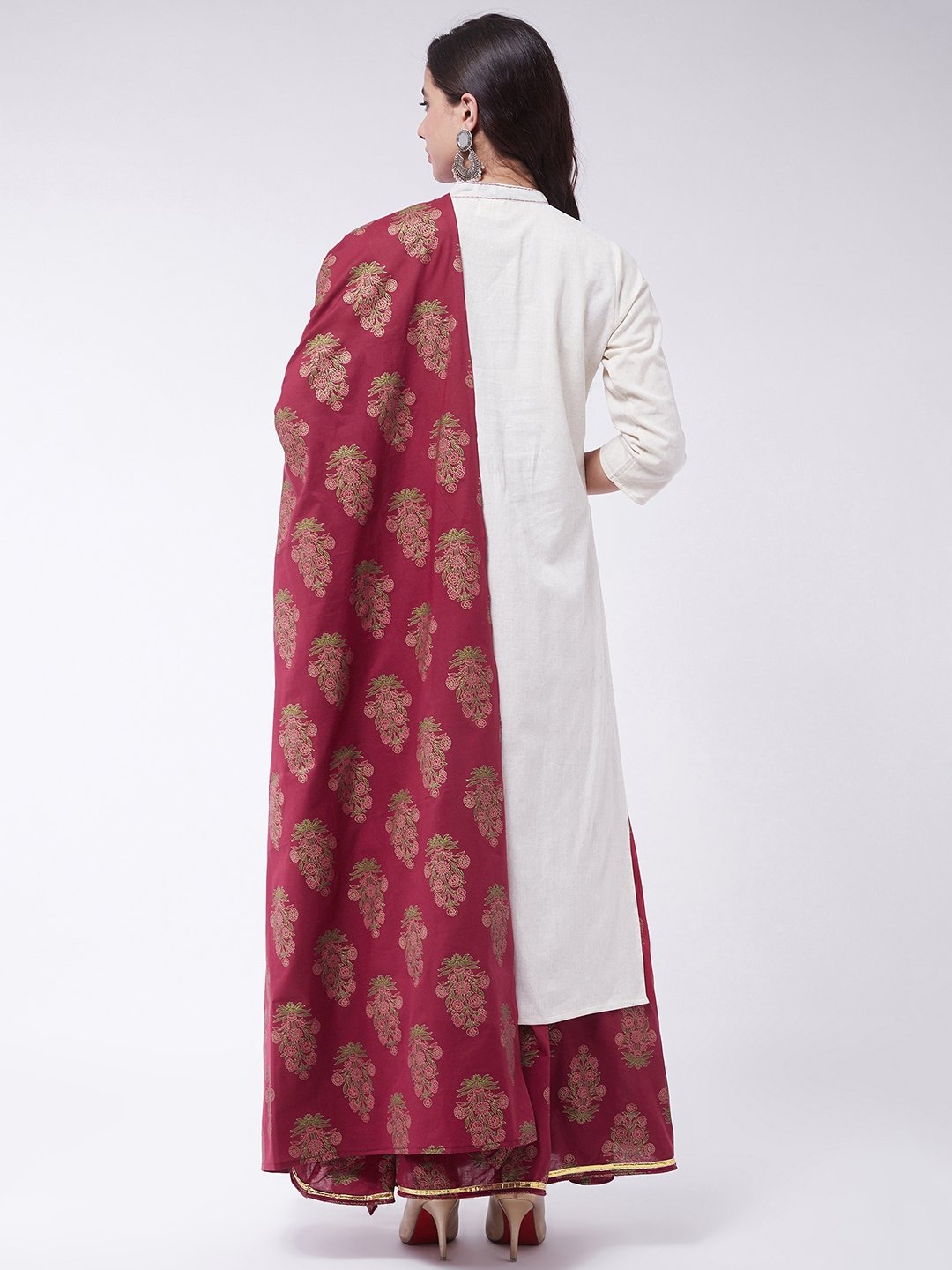 Off White Skirt Set With Dupatta