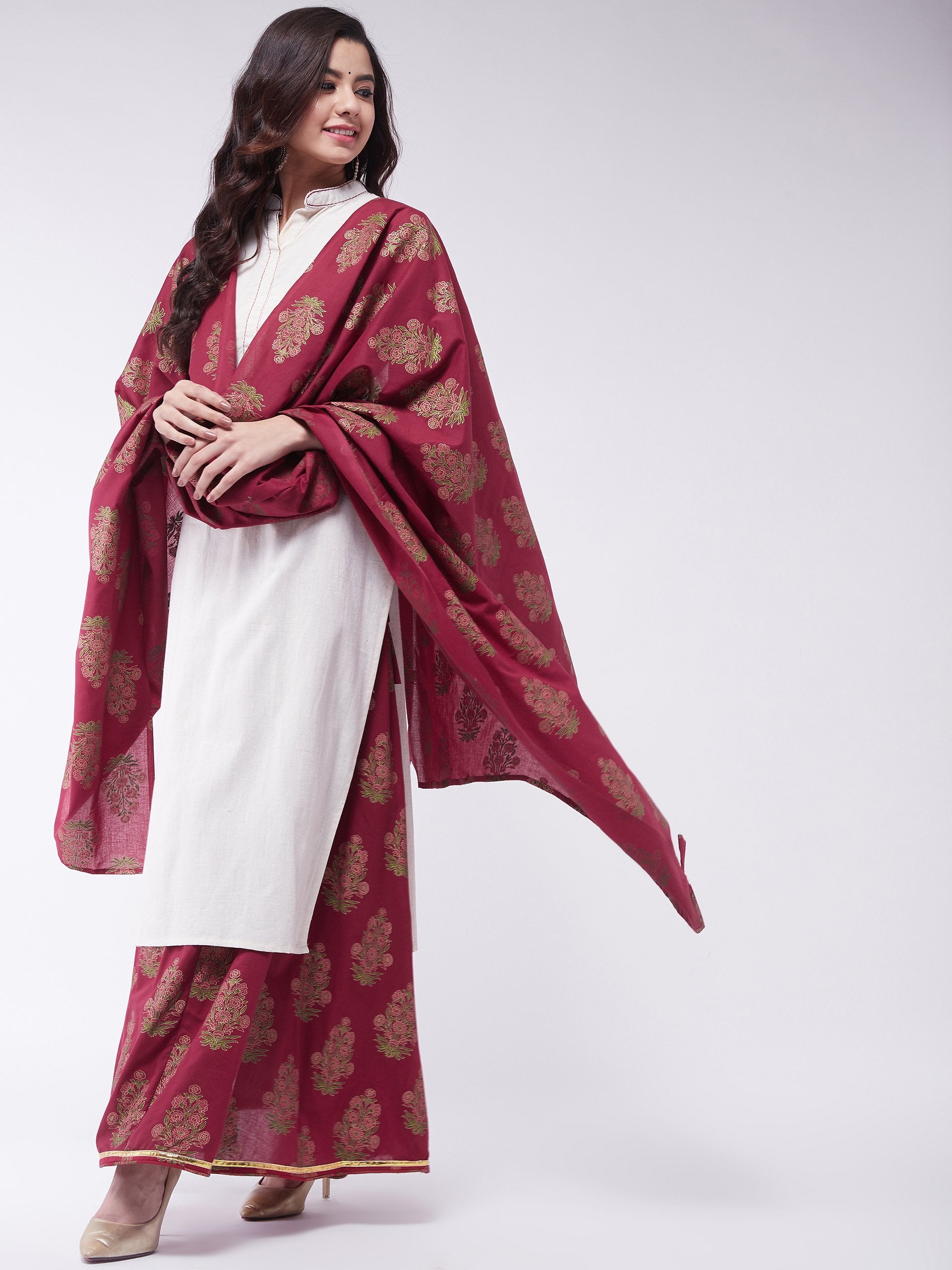 Off White Skirt Set With Dupatta