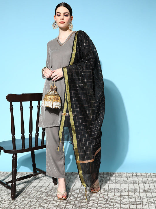 Grey Velvet Kurta Set With Black Gold Check Dupatta