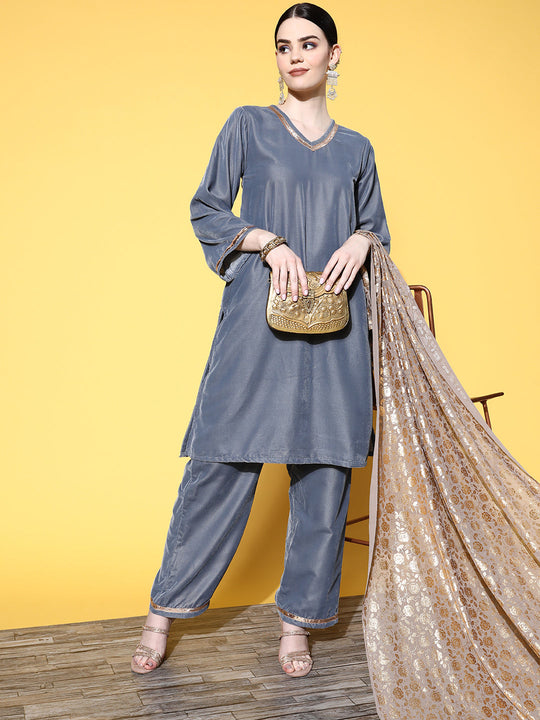 Grey Velvet Kurta Set With Grey Gold Georgette Dupatta