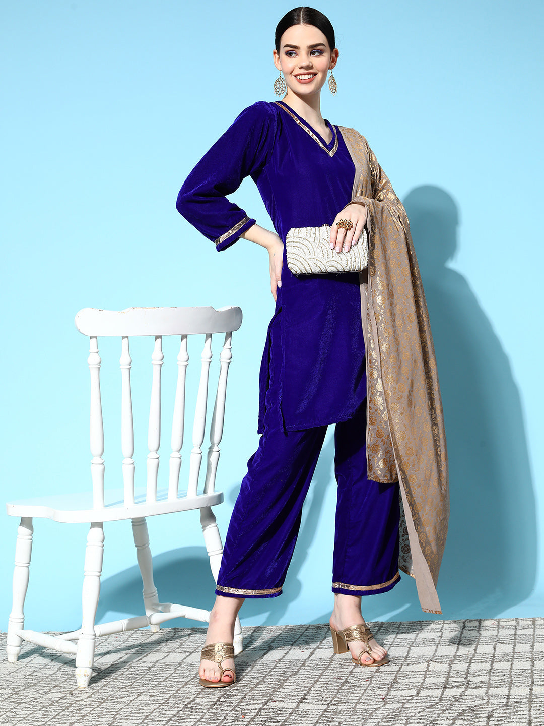 Blue Velvet Kurta Set With Grey Gold Foil Georgette Dupatta