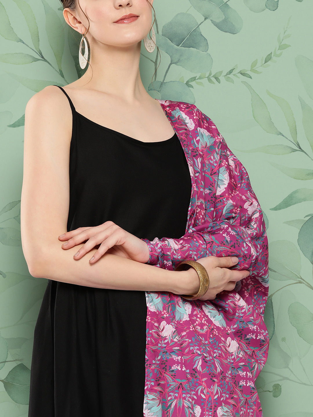 Black Strappy Set W Magenta Camelia Cr Dupatta