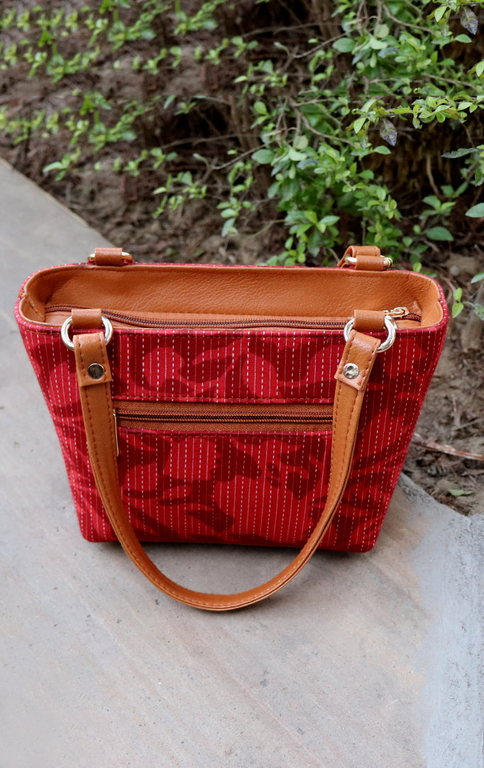 Floral Print Handbag in Red Color