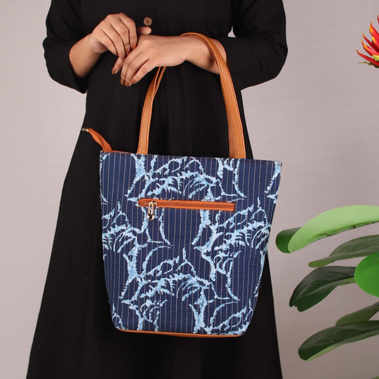 ABSTRACT FLOWERS TOTE BAG